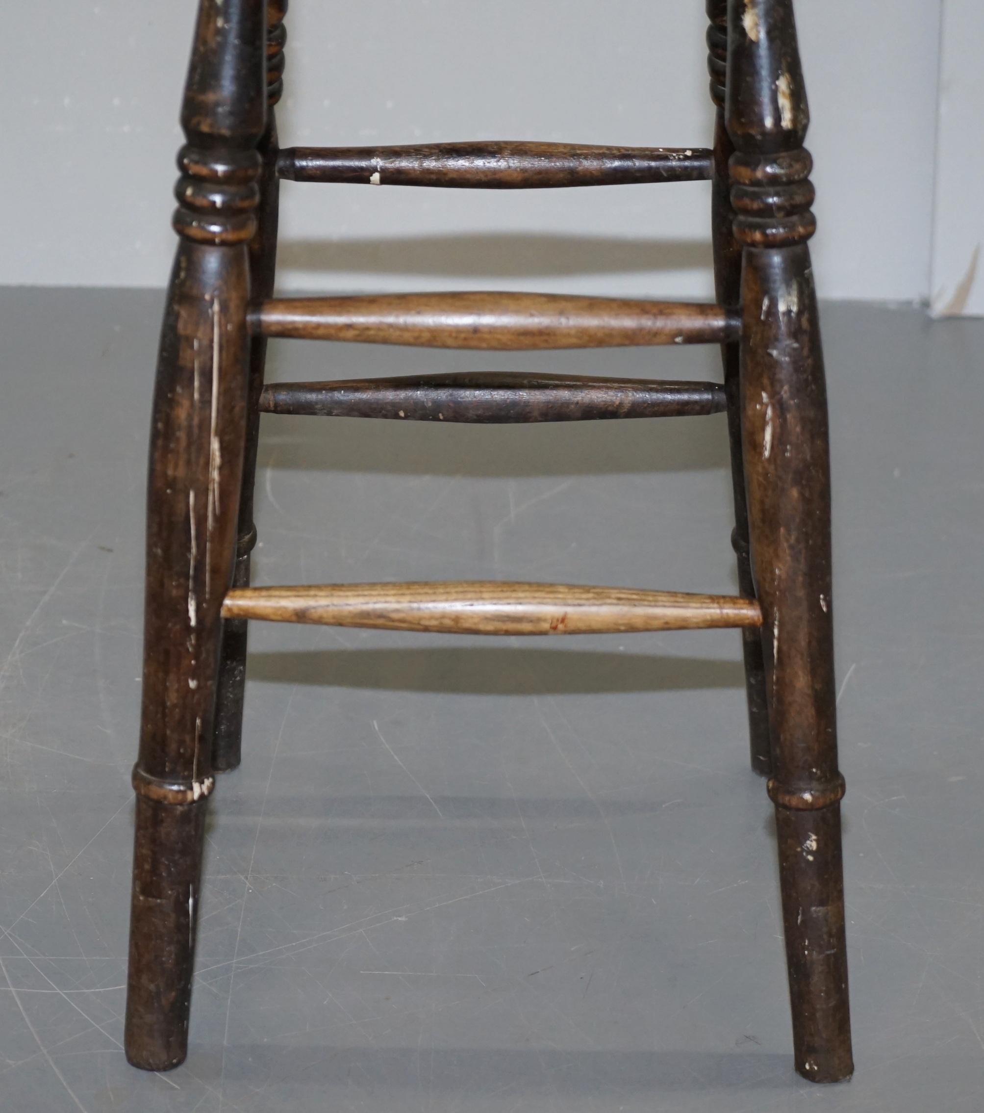 Hand-Crafted Lovely 18th Century Engligh Painters Artists Stool Handle Cut Out in the Top For Sale