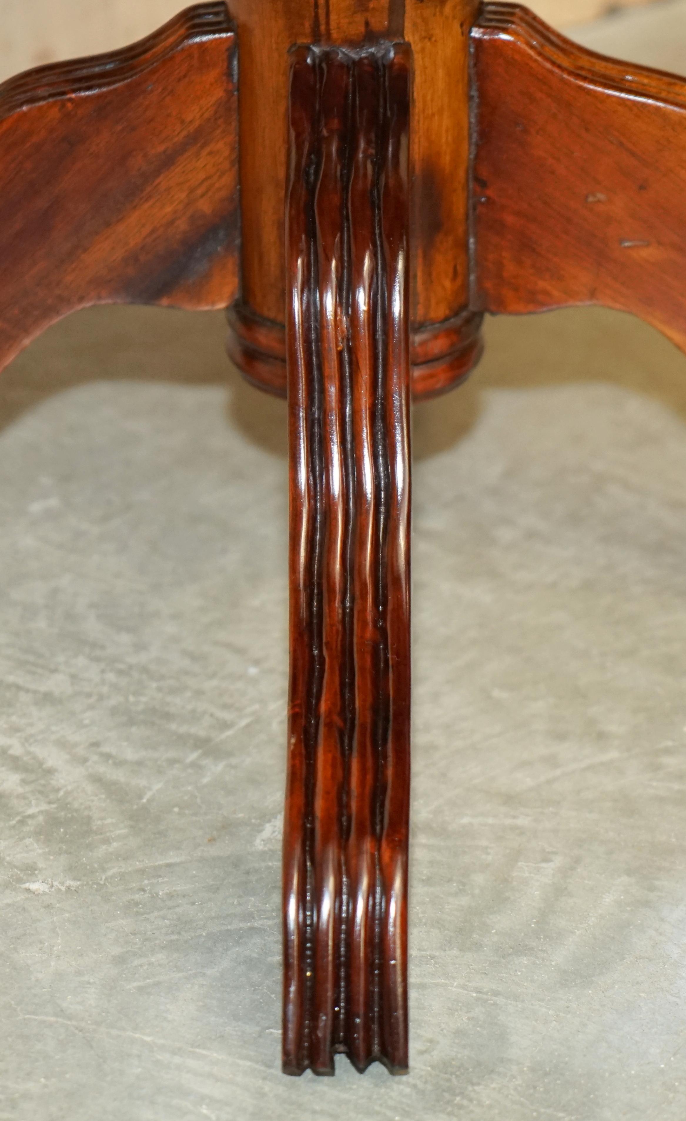 Lovely 1950s Vintage Solid Hardwood Extra Large Side Table Medium Coffee Table For Sale 6