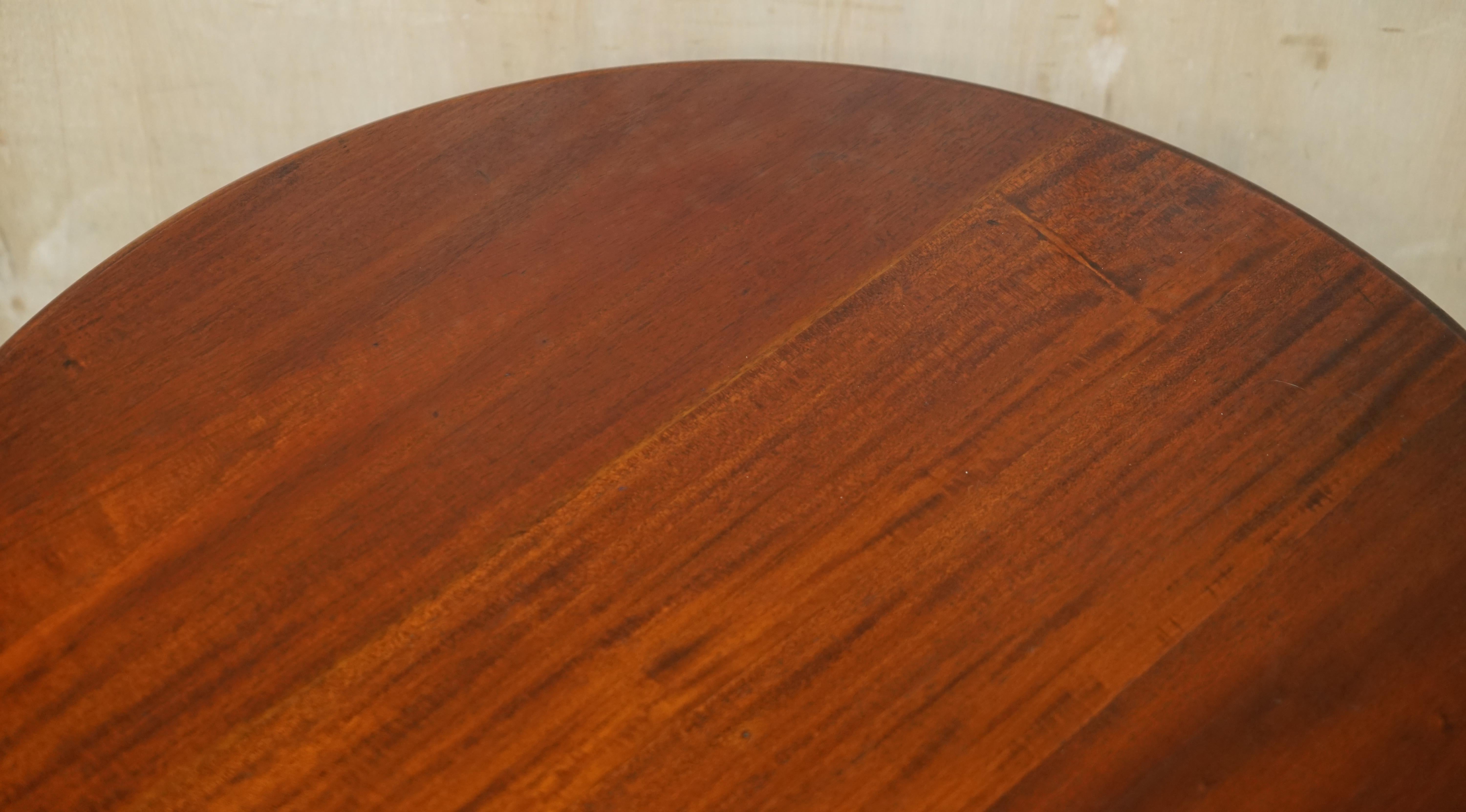 Lovely 1950s Vintage Solid Hardwood Extra Large Side Table Medium Coffee Table For Sale 8