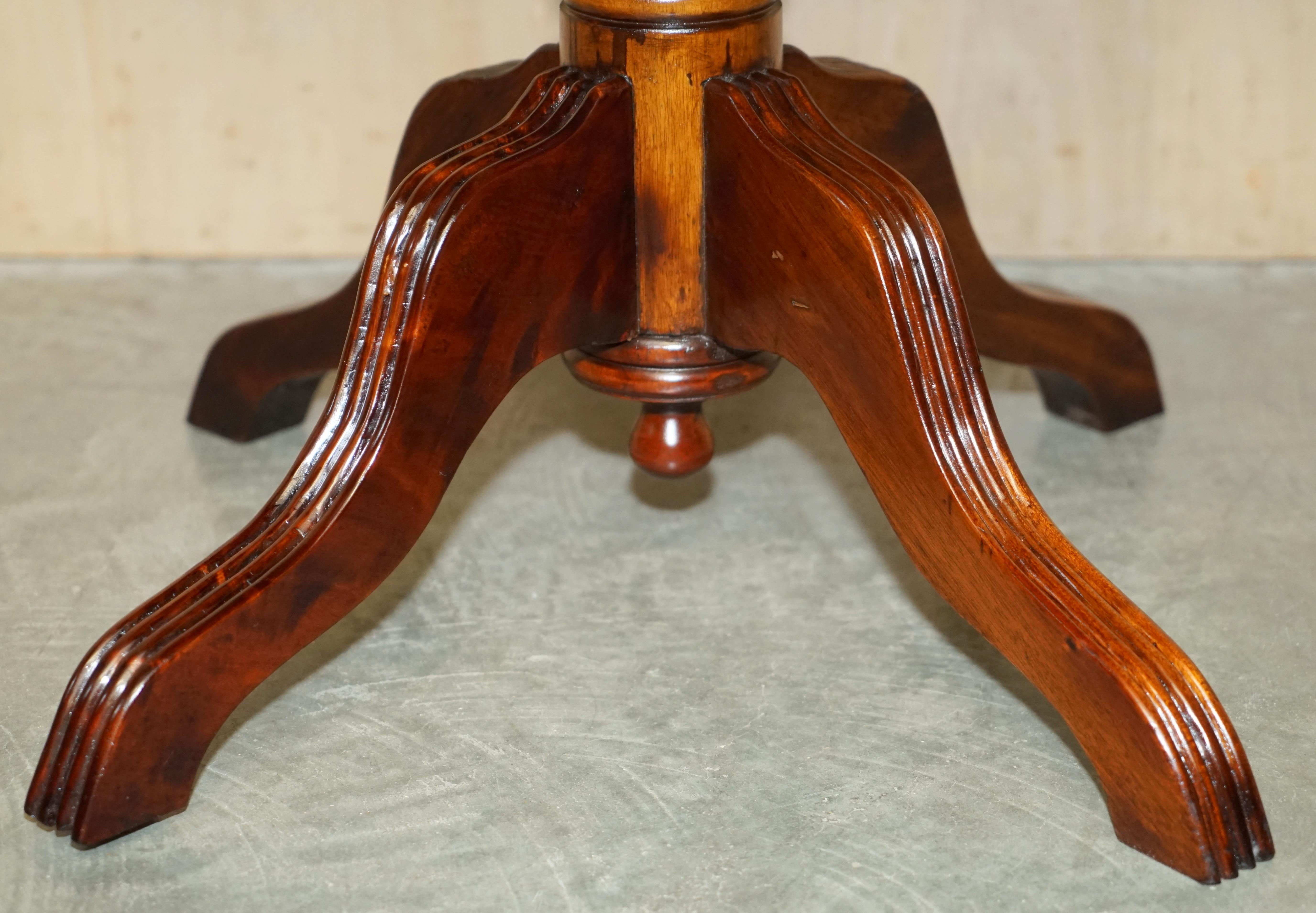 Lovely 1950s Vintage Solid Hardwood Extra Large Side Table Medium Coffee Table For Sale 2