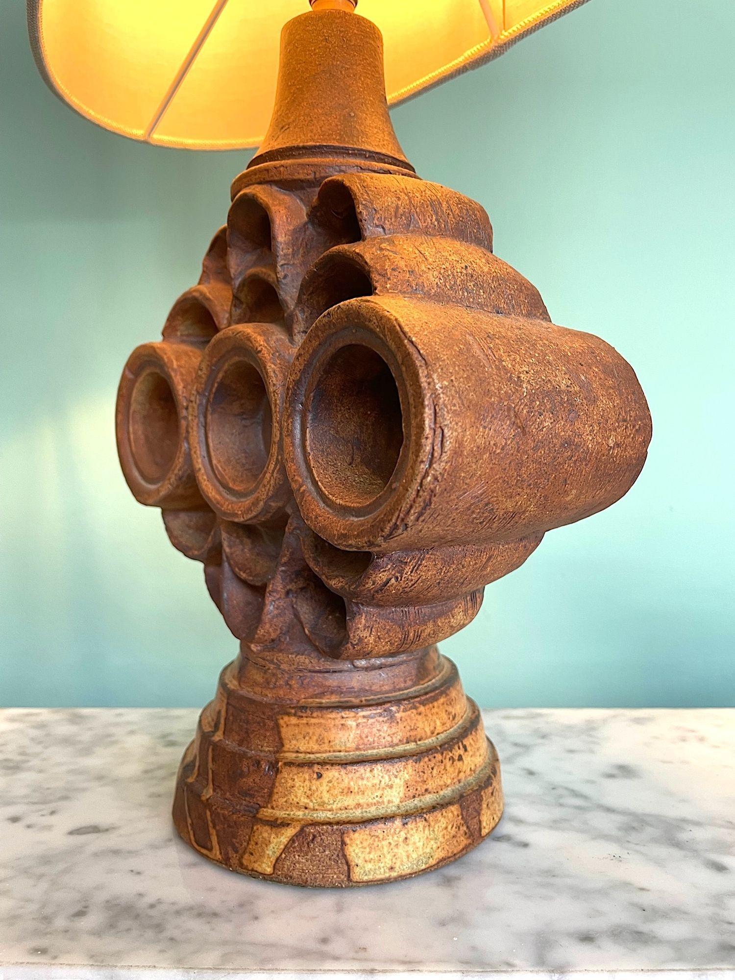 Fait main Un joli vase en poterie Studio des années 1960 par Bernard Rooke en vente