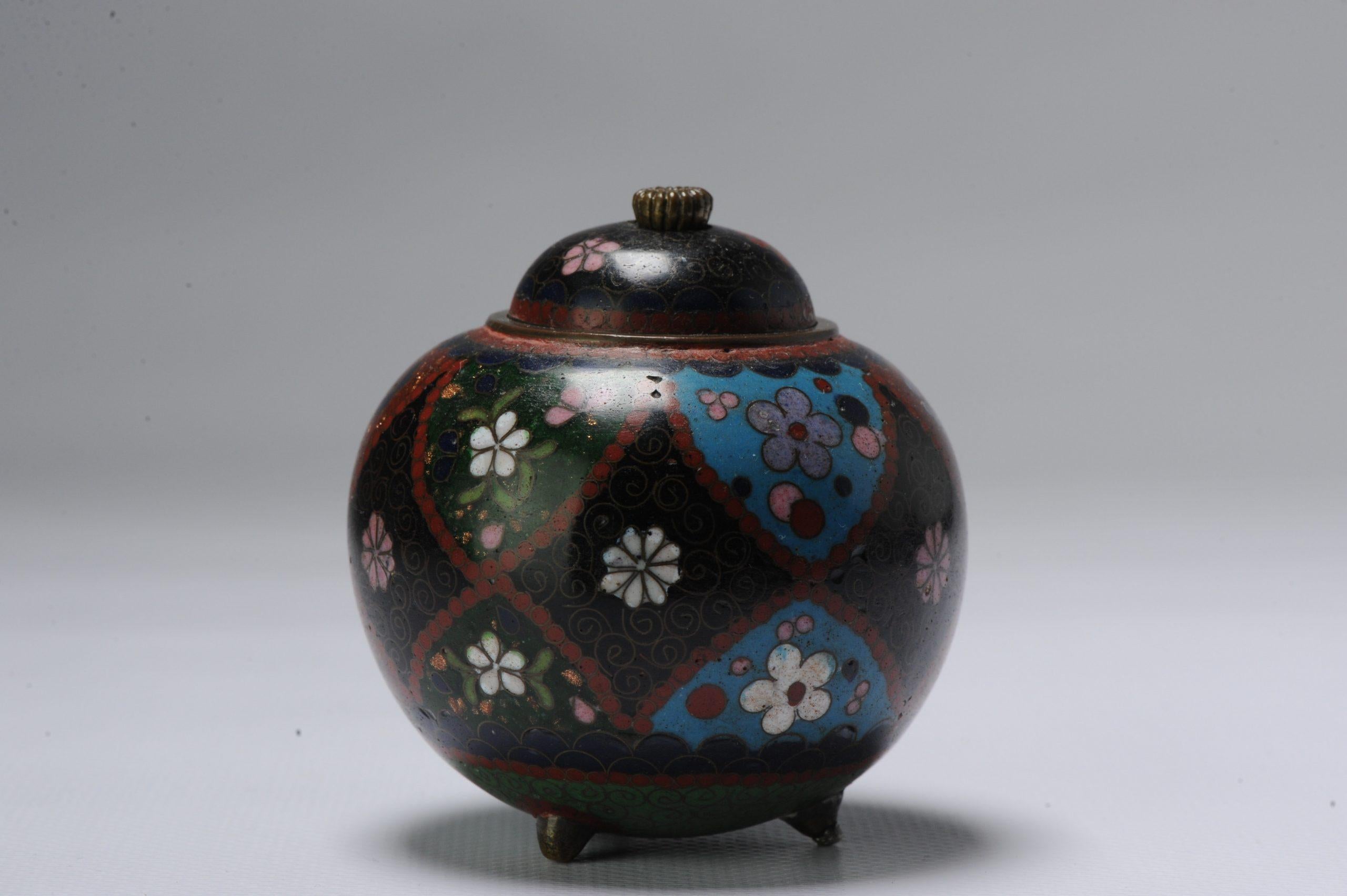 Lovely 19c Antique Meiji Period Japanese Koro Bronze Cloisonne In Good Condition For Sale In Amsterdam, Noord Holland