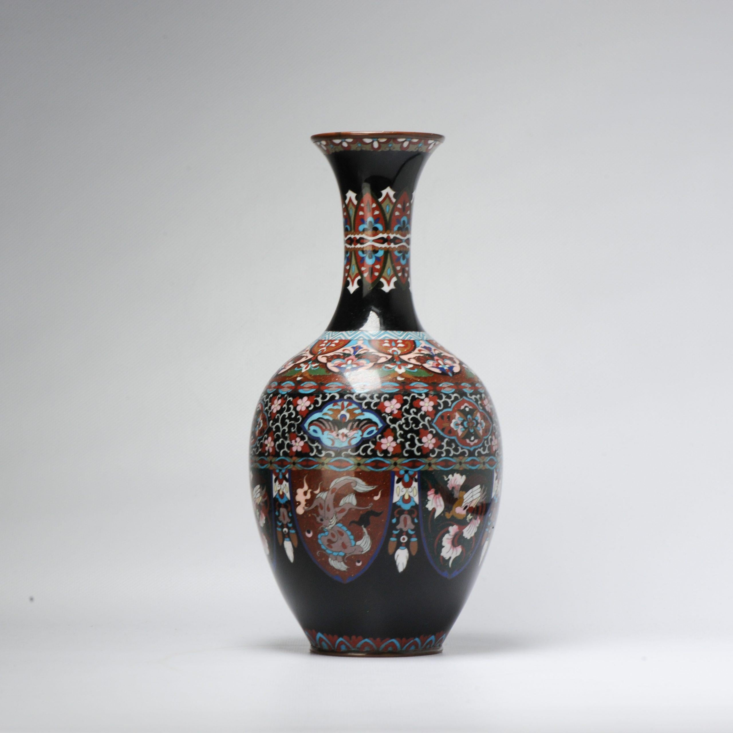 Joli vase japonais 19c Antique Meiji Period Flower Bronze Cloisonne Bon état - En vente à Amsterdam, Noord Holland