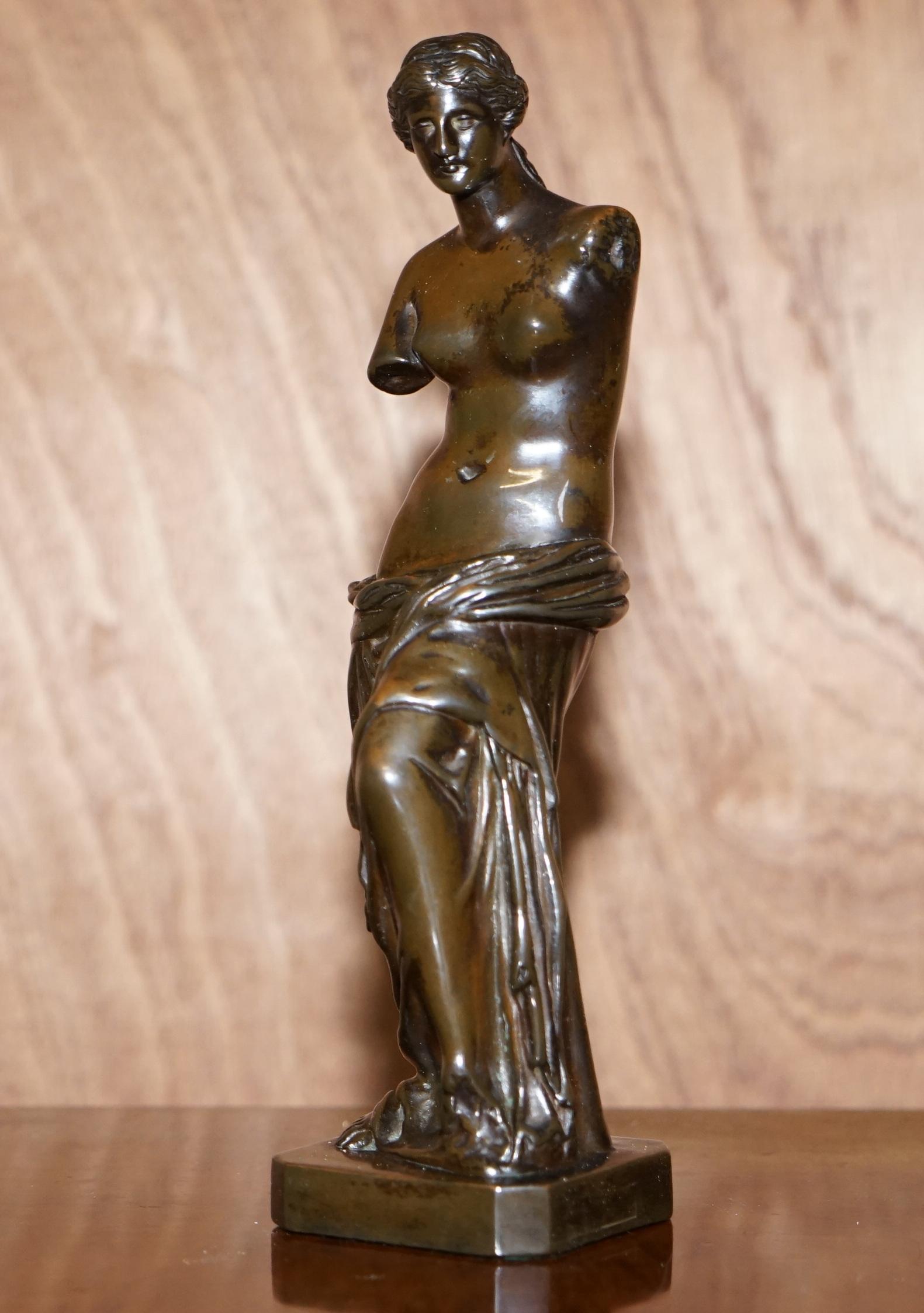Hand-Crafted Lovely 19th Century Antique Italian Venus De Milo Grand Tour Bronze Statue For Sale