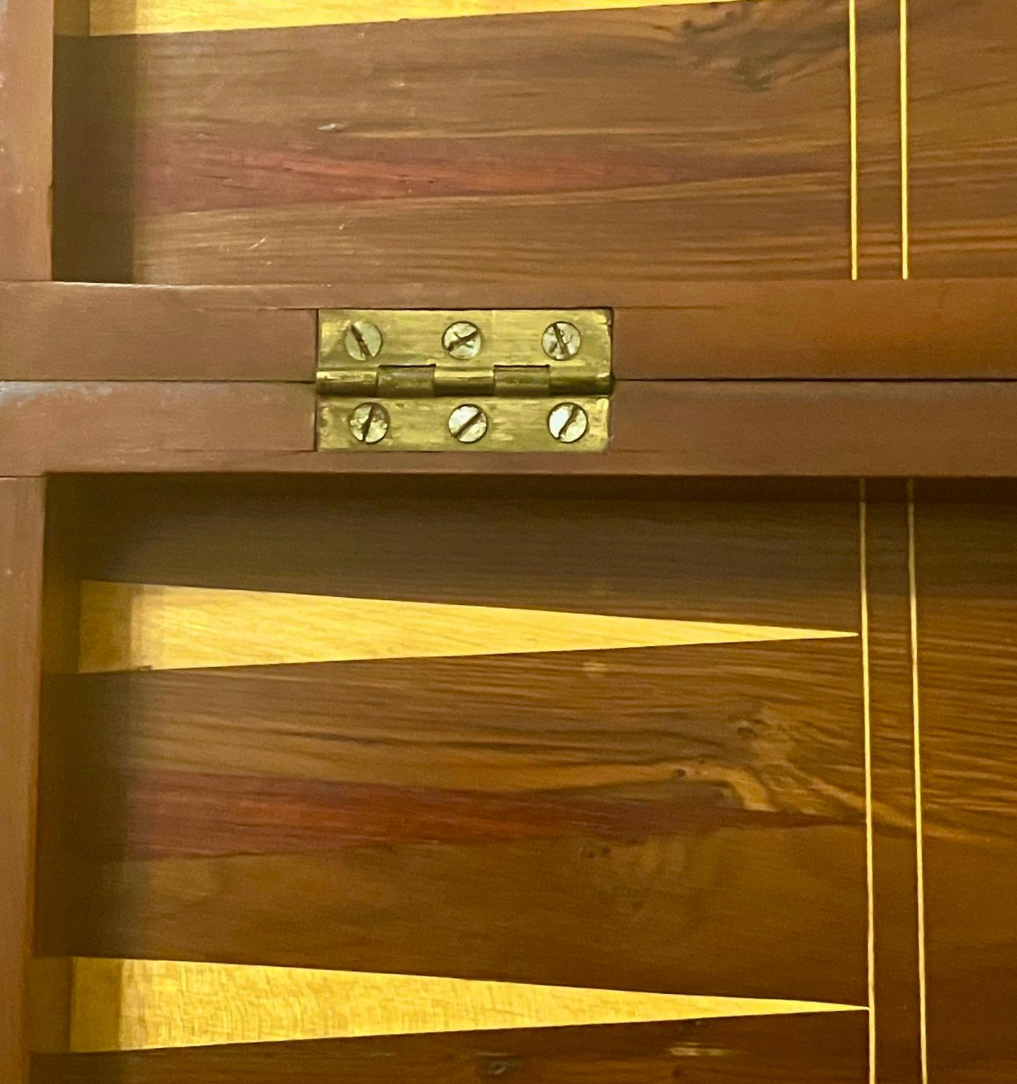 Magnifique damier pliant en noyer marqueté anglais du 19e siècle et plateau de backgammon en vente 1