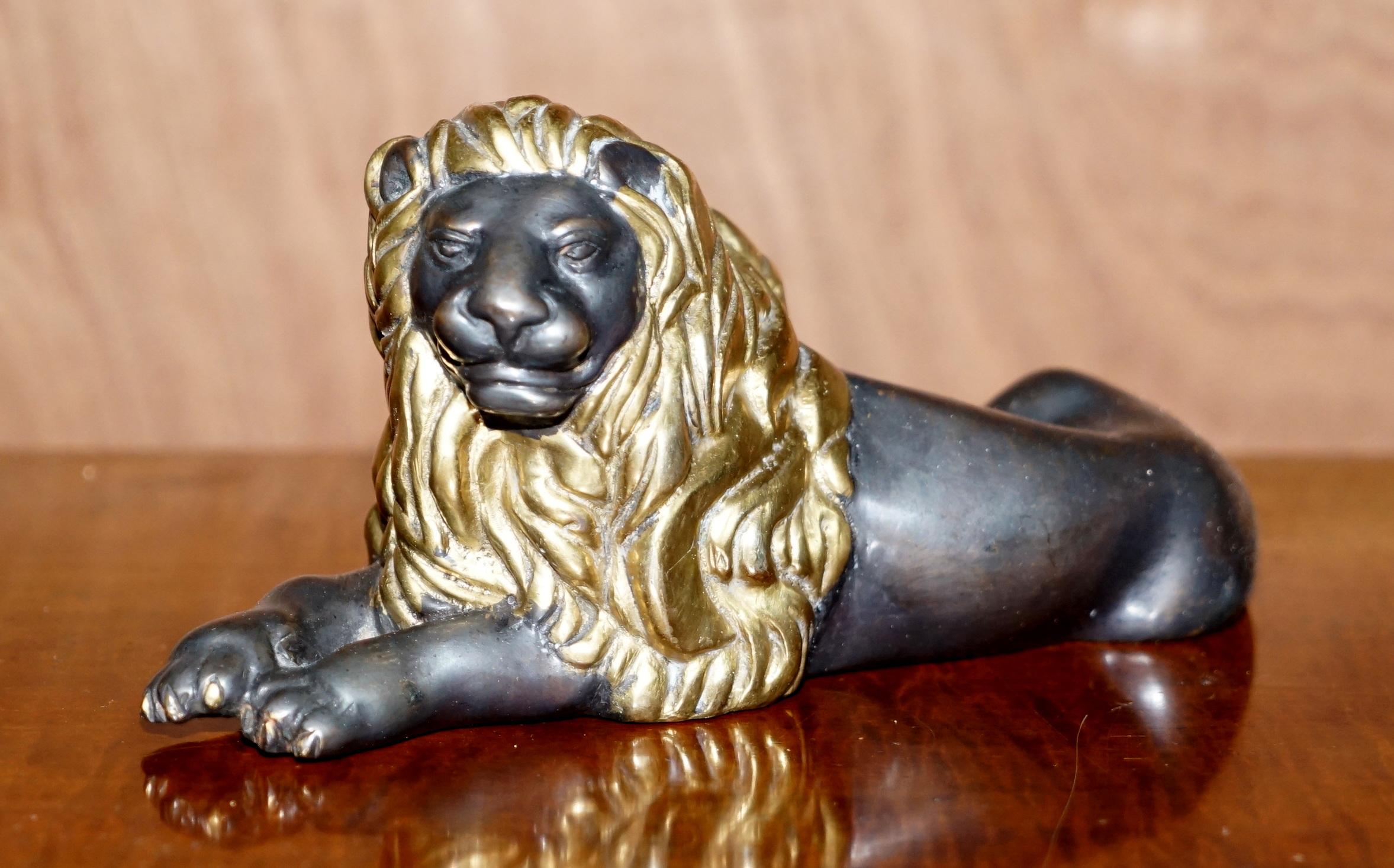 Lovely 19th Century Victorian Gold Gilt Bronze Recumbent Lion Laying Down For Sale 1