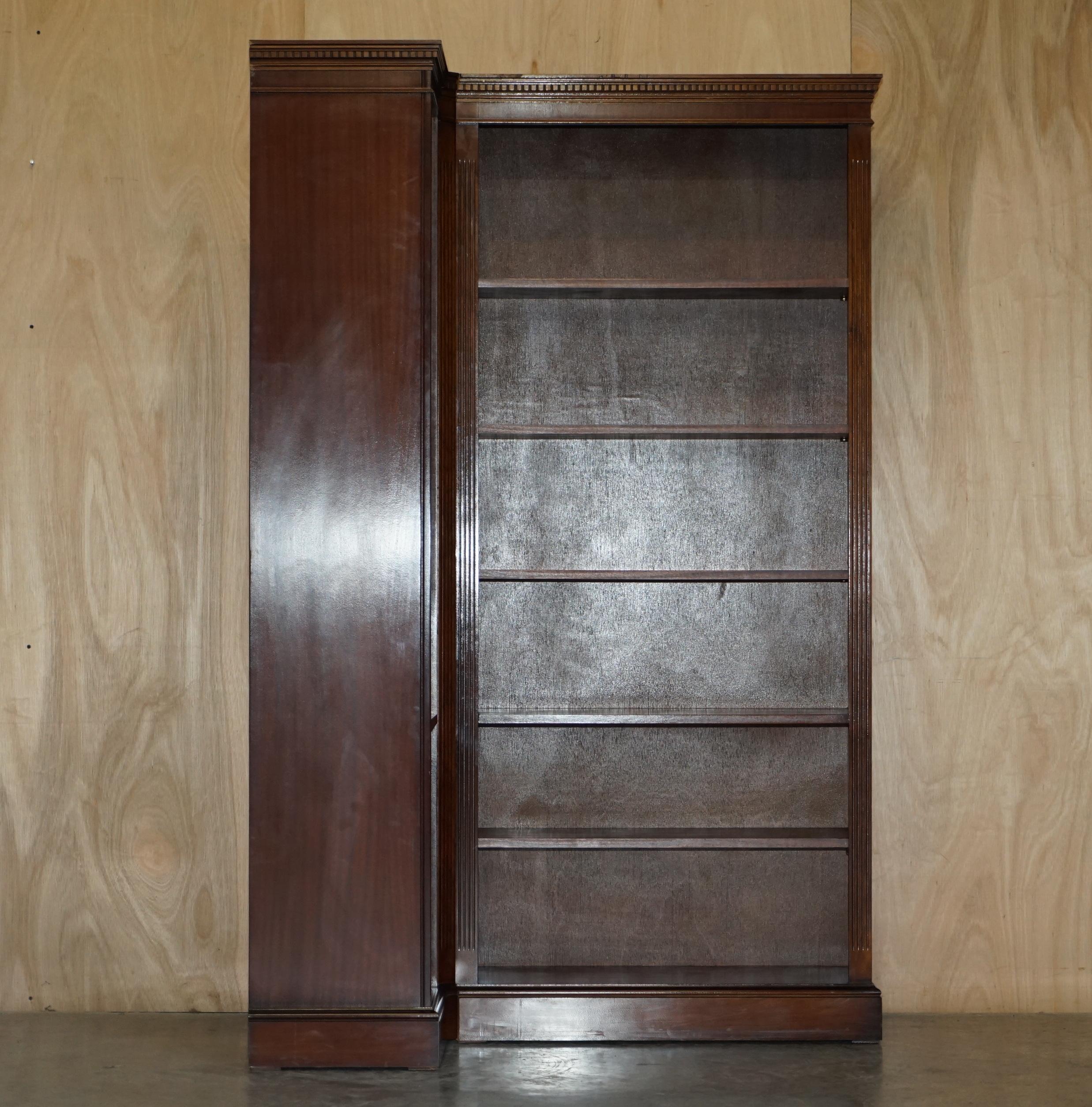 We are delighted to offer for sale this lovely vintage flamed mahogany and hardwood open corner library bookcase which splits into two easy to transport sections.

I have two of these bookcases, this one has two sections, the other which is listed