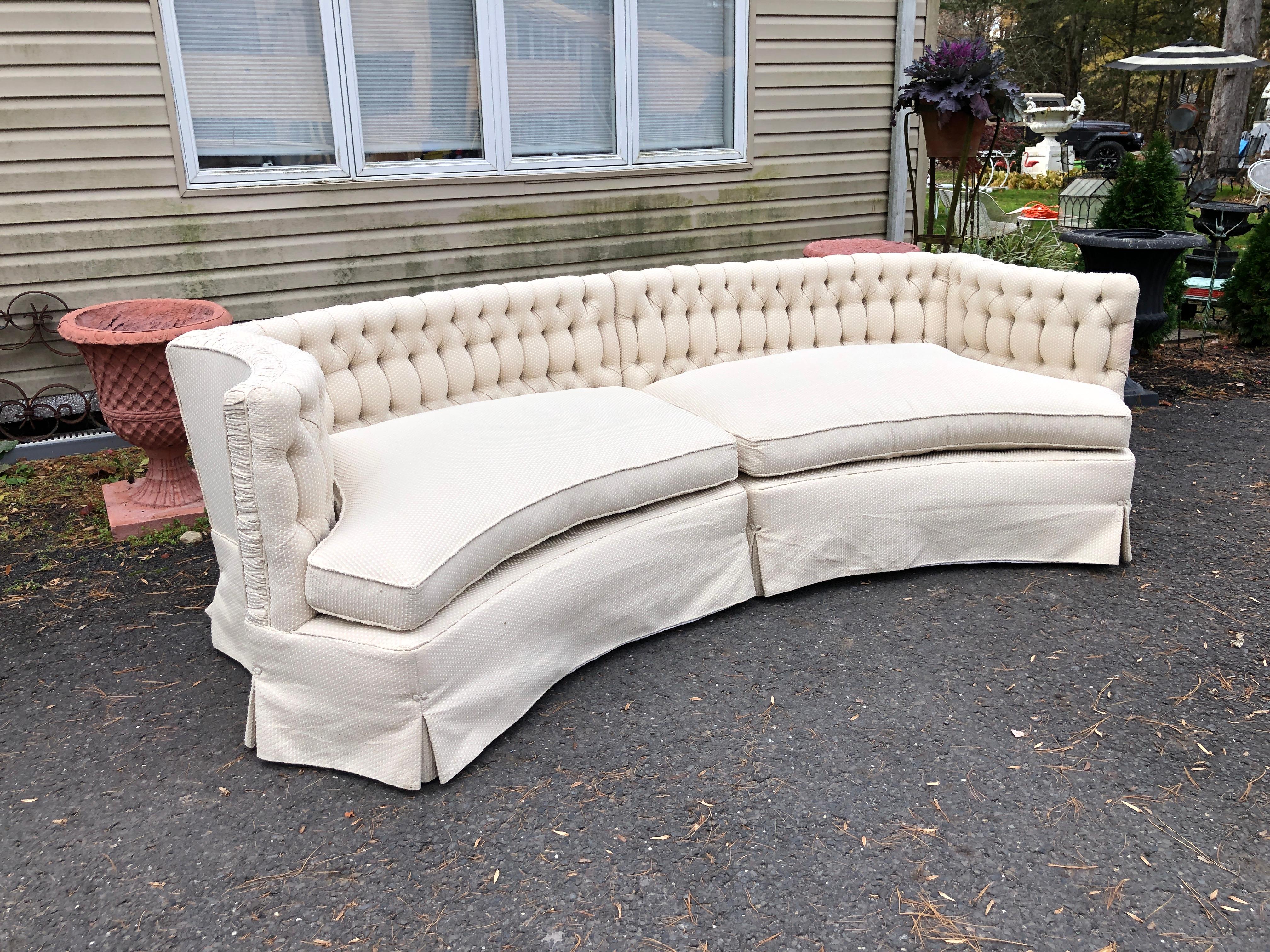 Lovely 2 Pieces Marge Carson Curved Tufted Back Sofa Sectional Mid-Century Modern en vente 10