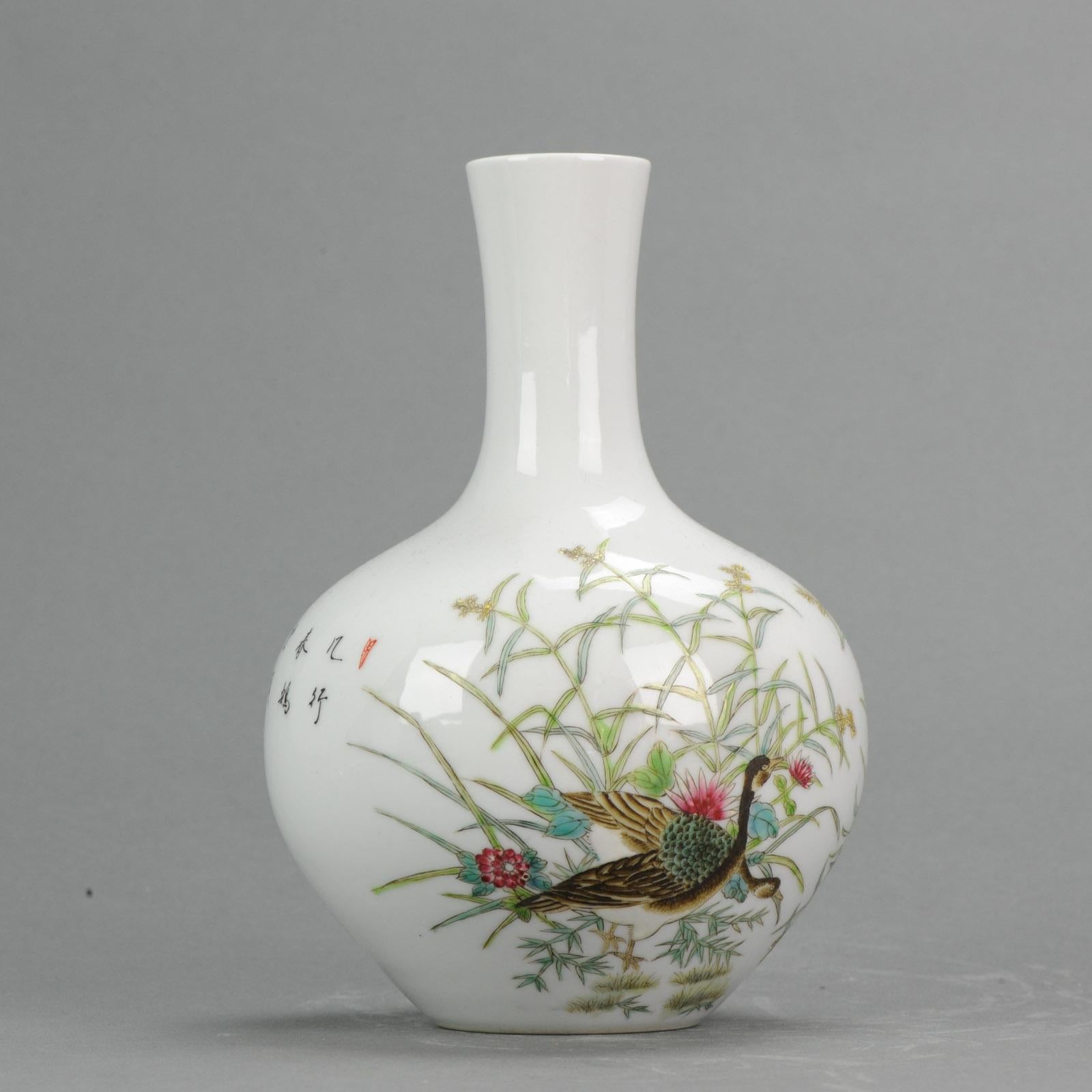 Lovely 20th Century PRoC Chinese Porcelain Vase with Ducks Rocks Marked For Sale 4
