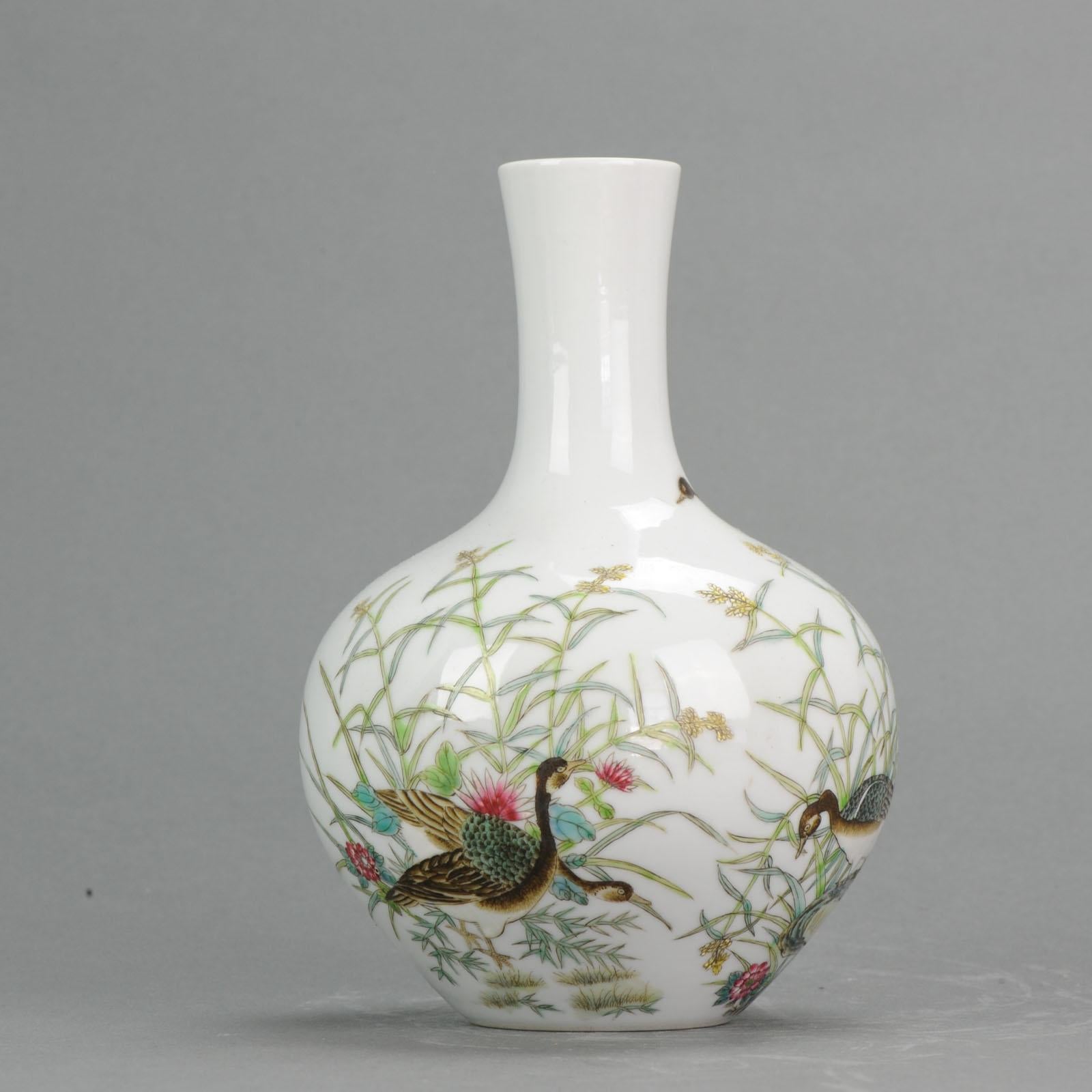 Lovely 20th Century PRoC Chinese Porcelain Vase with Ducks Rocks Marked For Sale 5