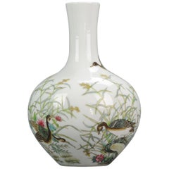 Lovely 20th Century PRoC Chinese Porcelain Vase with Ducks Rocks Marked