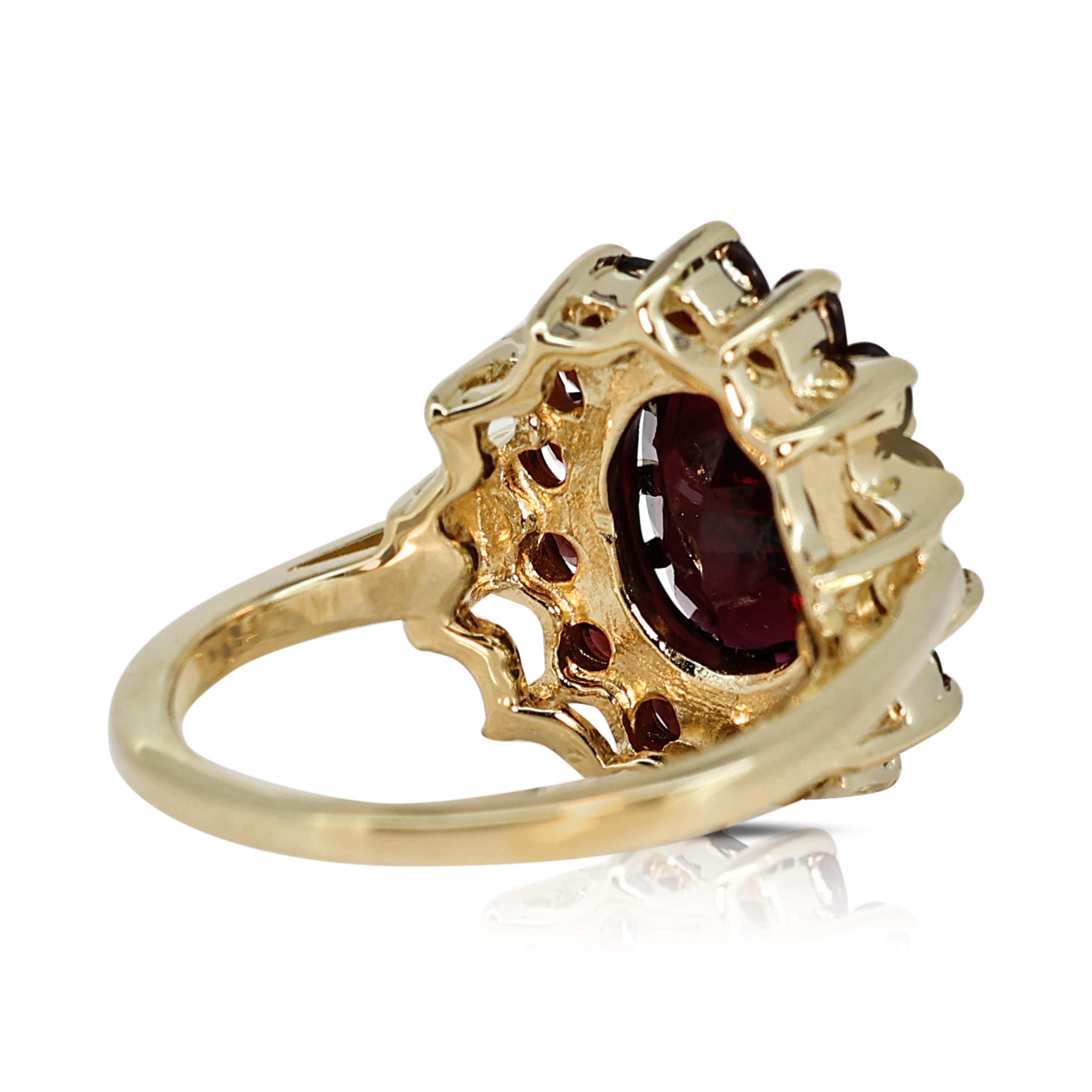 Jolie bague grappe de grenats de 2,43 carats en or jaune 14 carats Pour femmes en vente