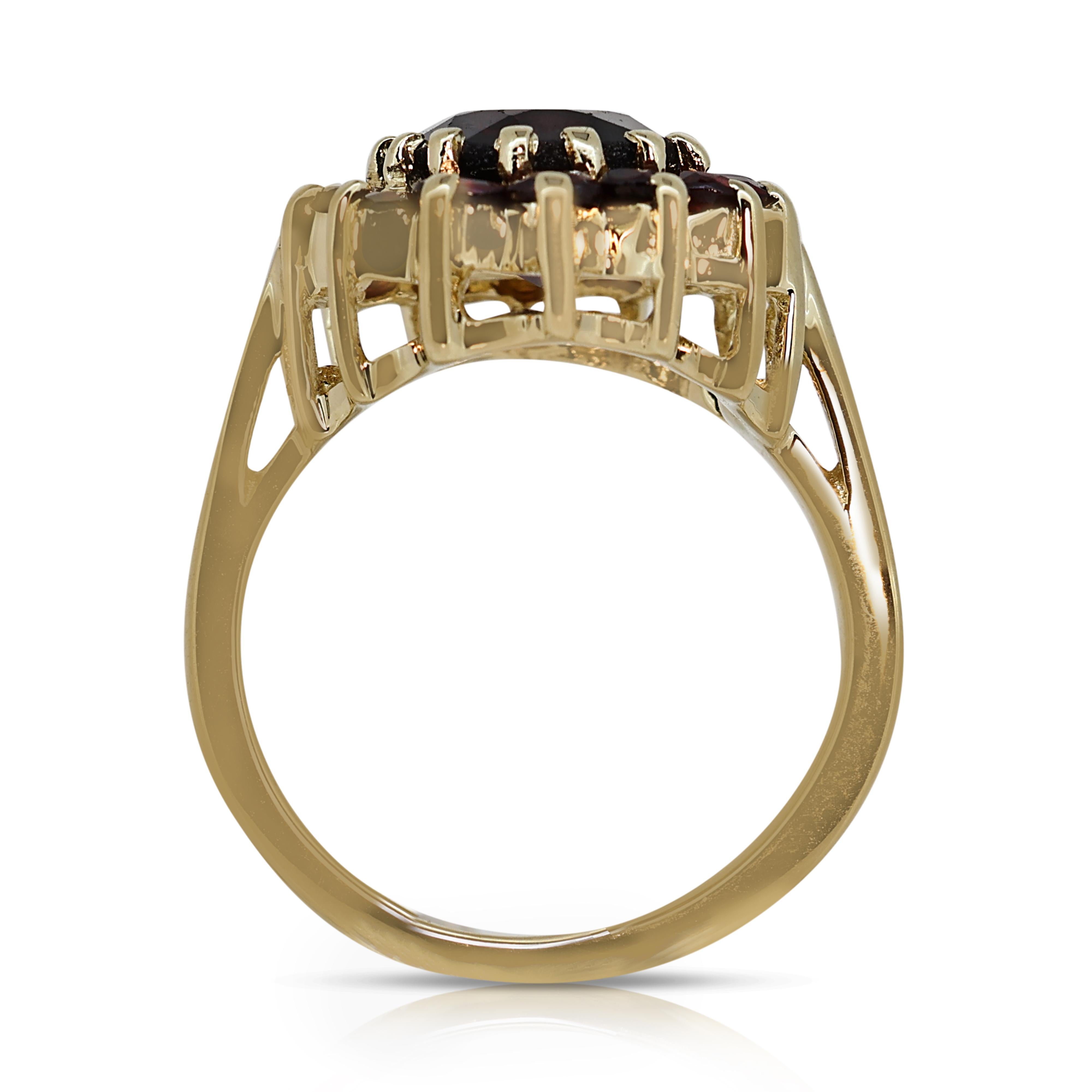 Jolie bague grappe de grenats de 2,43 carats en or jaune 14 carats en vente 2
