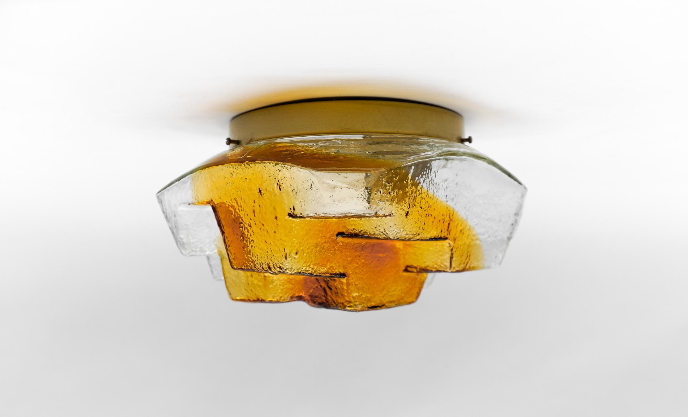 Hübsche 3D-Unterputzdose aus zweifarbigem Glas, 1960er Jahre (Moderne der Mitte des Jahrhunderts) im Angebot