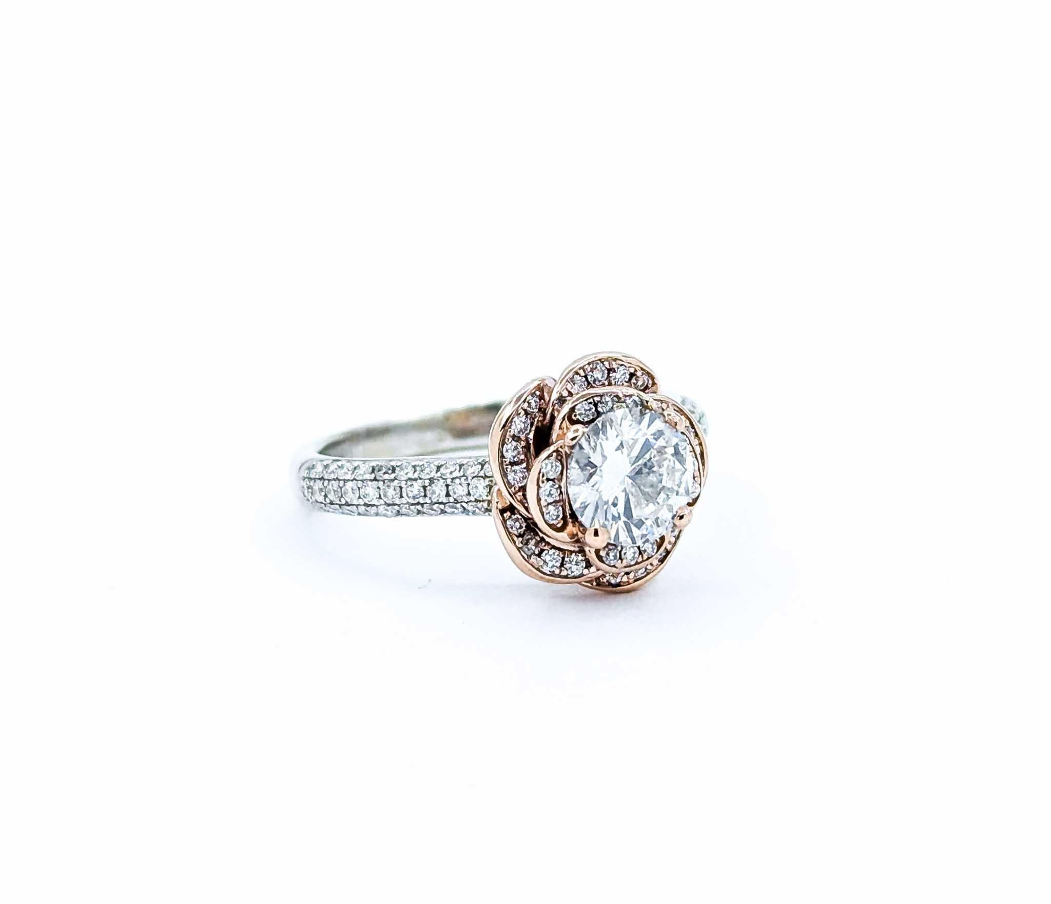 Bague en or bicolore avec fleur de rose et diamant de 0,92ct Pour femmes en vente