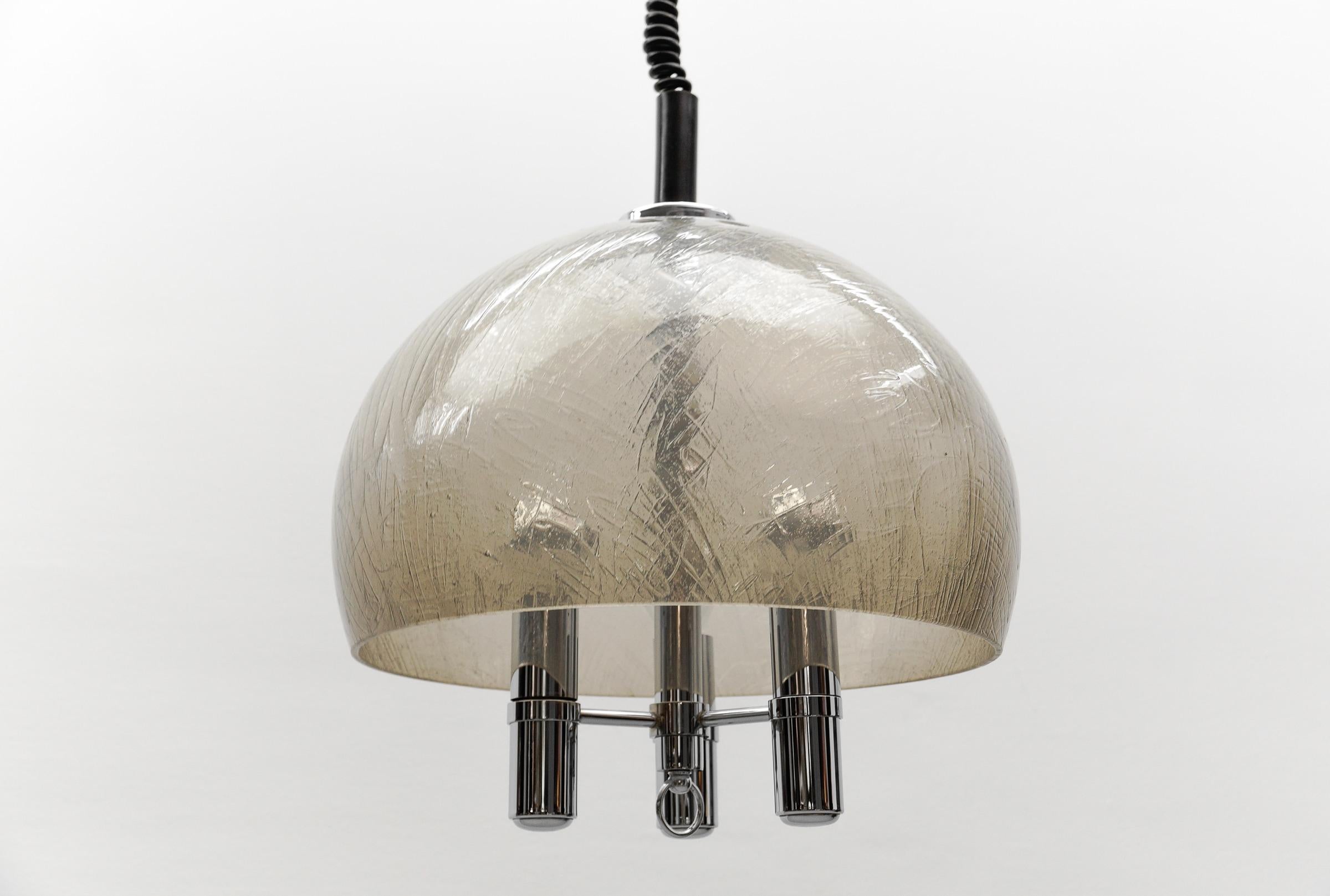 Graziosa lampada a sospensione in acrilico e cromo, anni '60 in vendita 2