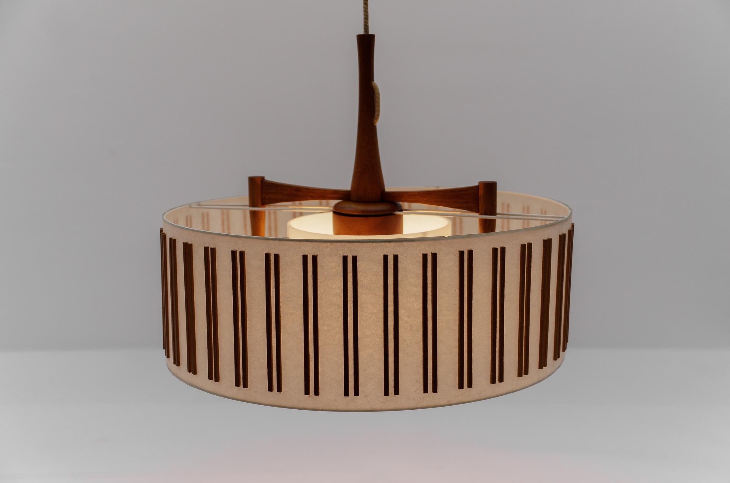 Lovely Adjustable Japanese Style Ceiling Lamp Made in Teak by Temde Swiss, 1960s For Sale 5