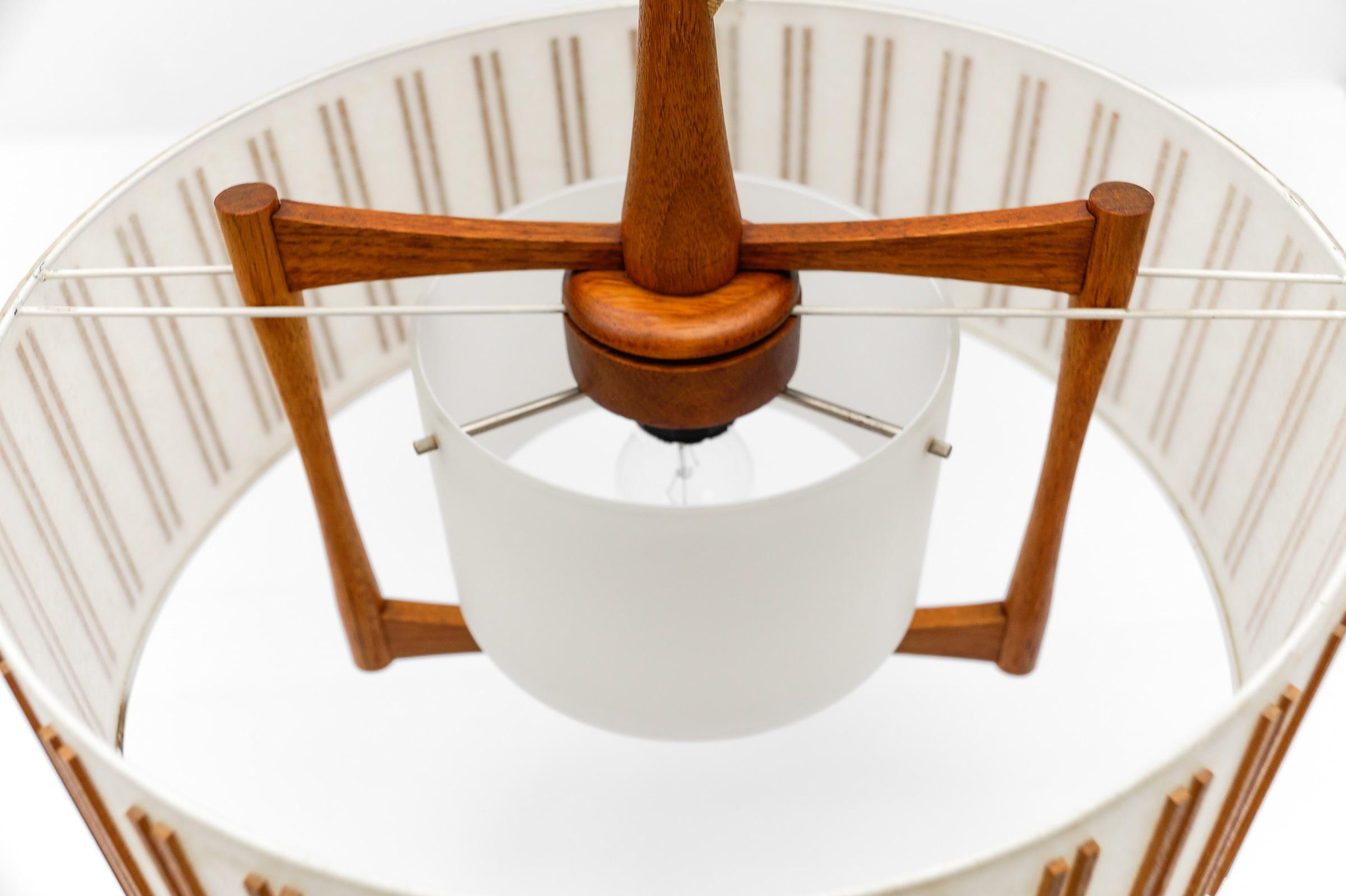 Lovely Adjustable Japanese Style Ceiling Lamp Made in Teak by Temde Swiss, 1960s For Sale 6