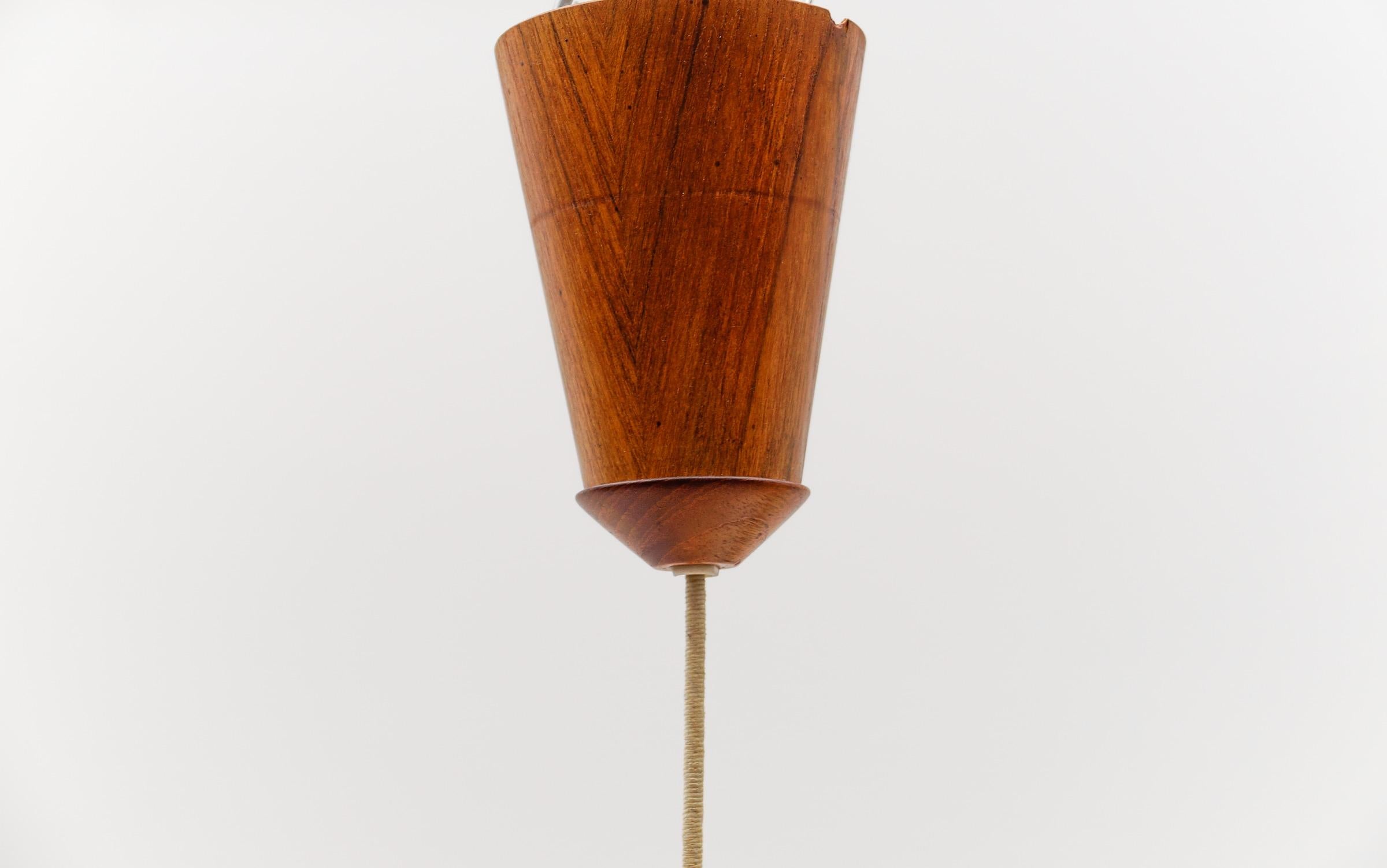 Lovely Adjustable Japanese Style Ceiling Lamp Made in Teak by Temde Swiss, 1960s For Sale 8