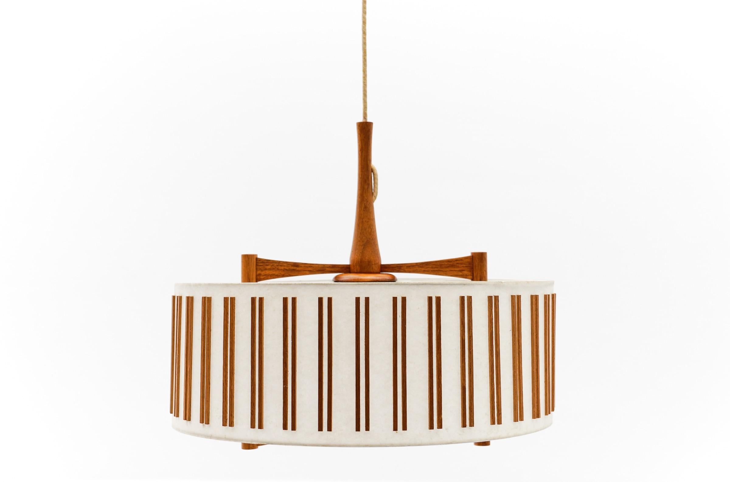 Lovely Adjustable Japanese Style Ceiling Lamp Made in Teak by Temde Swiss, 1960s For Sale 2