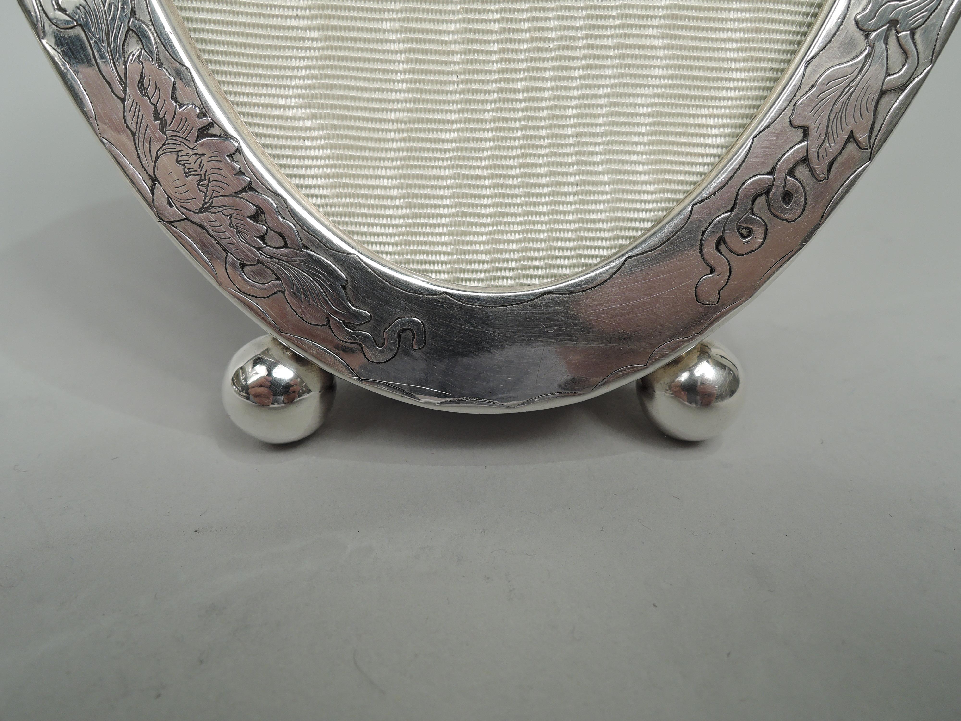 Lovely American Art Nouveau Sterling Silver Oval Picture Frame For Sale 1