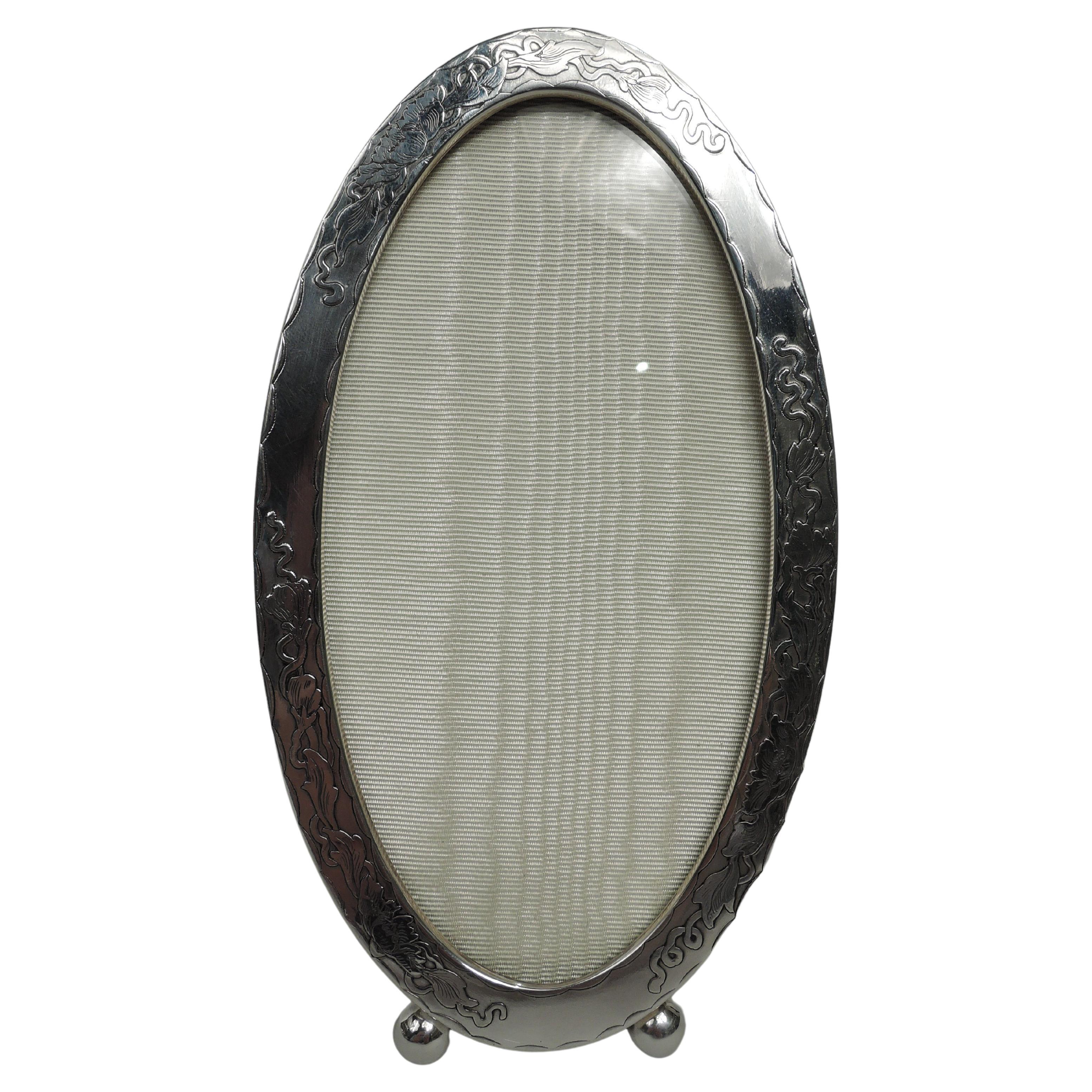 Lovely American Art Nouveau Sterling Silver Oval Picture Frame For Sale