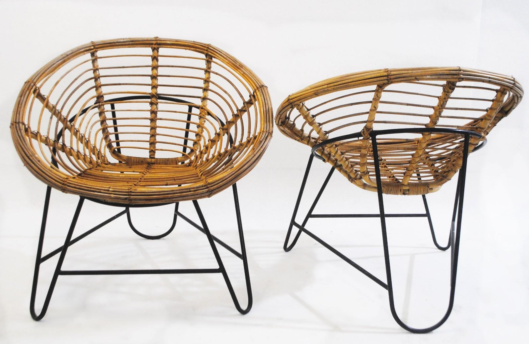 Lovely and comfy pair of rattan armchairs.