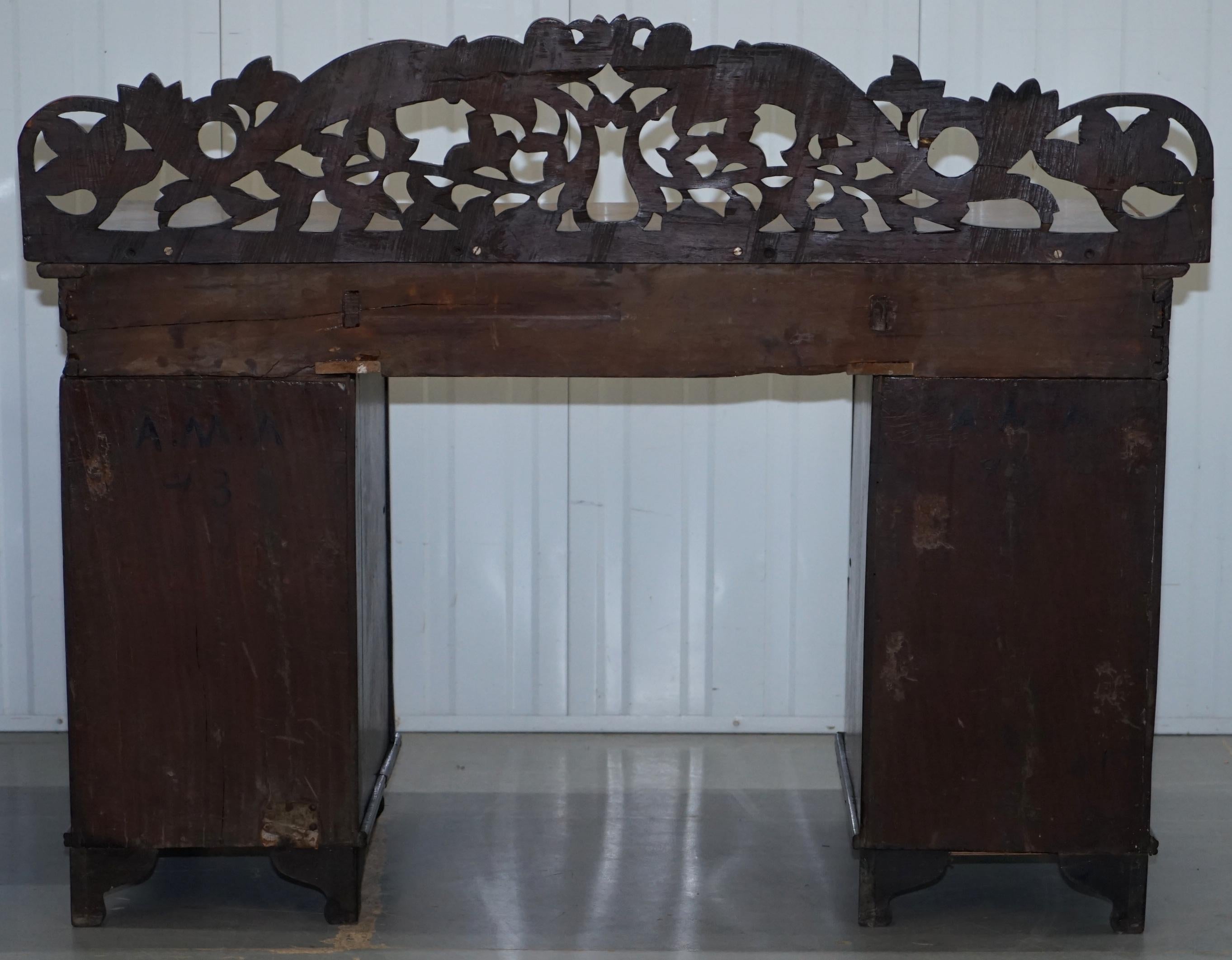 Lovely Anglo Burmese 19th Century Hand Carved Sideboard with Drawers & Cupboards For Sale 8