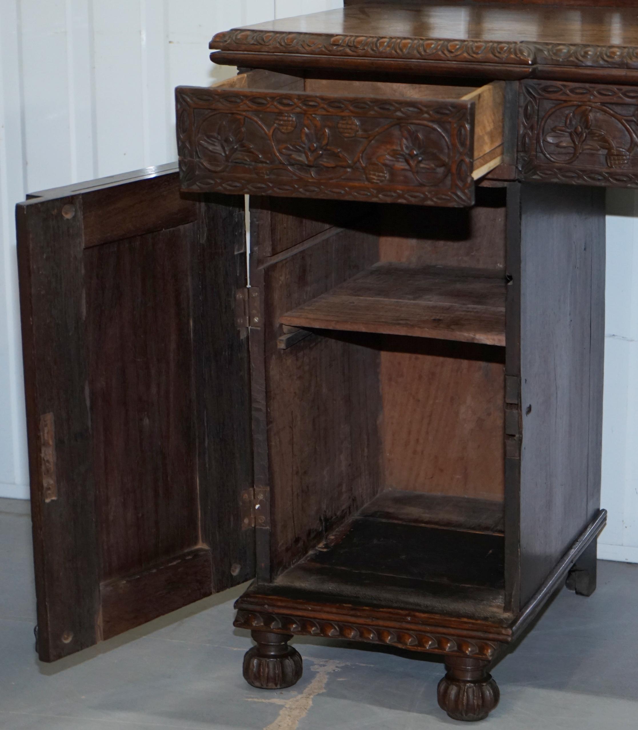 Lovely Anglo Burmese 19th Century Hand Carved Sideboard with Drawers & Cupboards For Sale 10