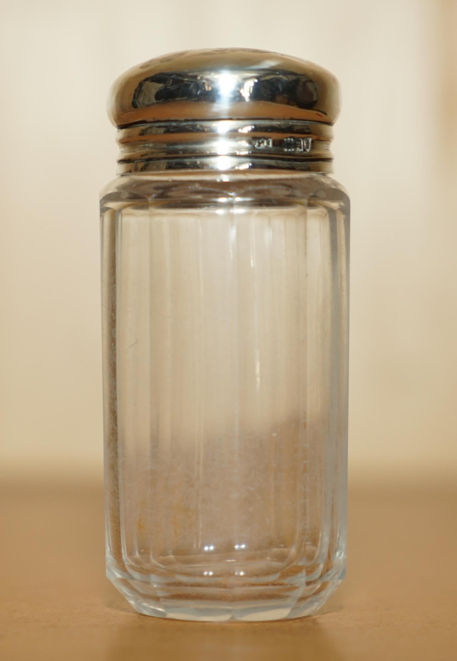 Édouardien Magnifique JAR de 1913 en argent massif et cristal de verre de Thomas INGLETON. en vente