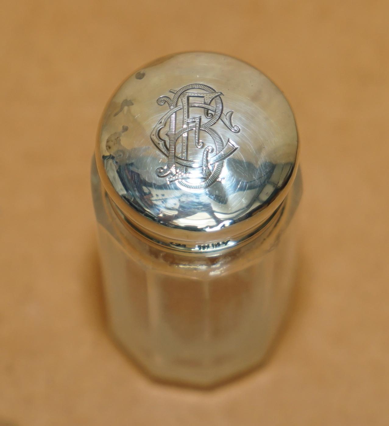 Anglais Magnifique JAR de 1913 en argent massif et cristal de verre de Thomas INGLETON. en vente