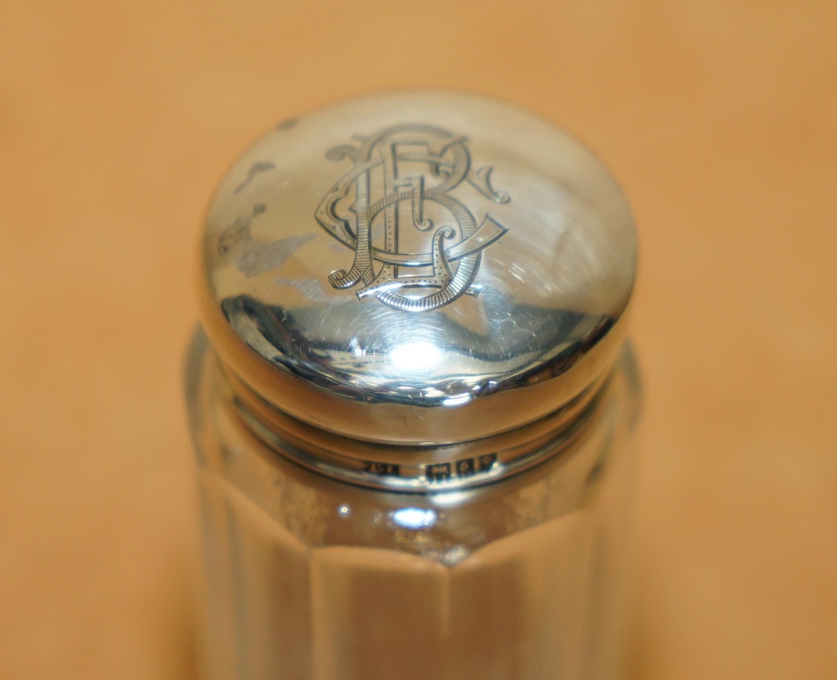Fait main Magnifique JAR de 1913 en argent massif et cristal de verre de Thomas INGLETON. en vente
