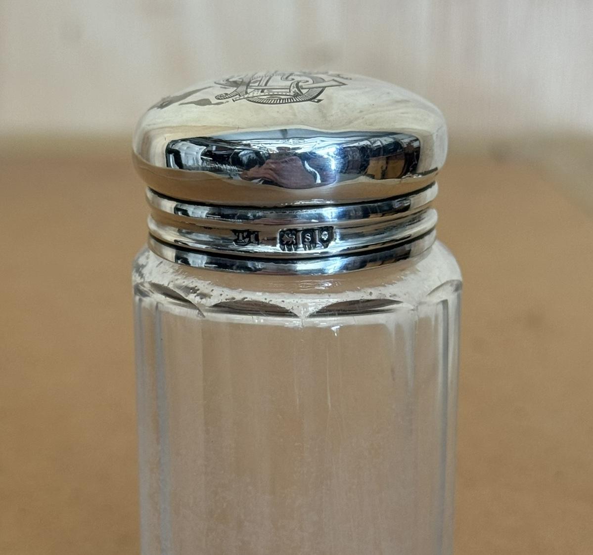 Argent sterling Magnifique JAR de 1913 en argent massif et cristal de verre de Thomas INGLETON. en vente