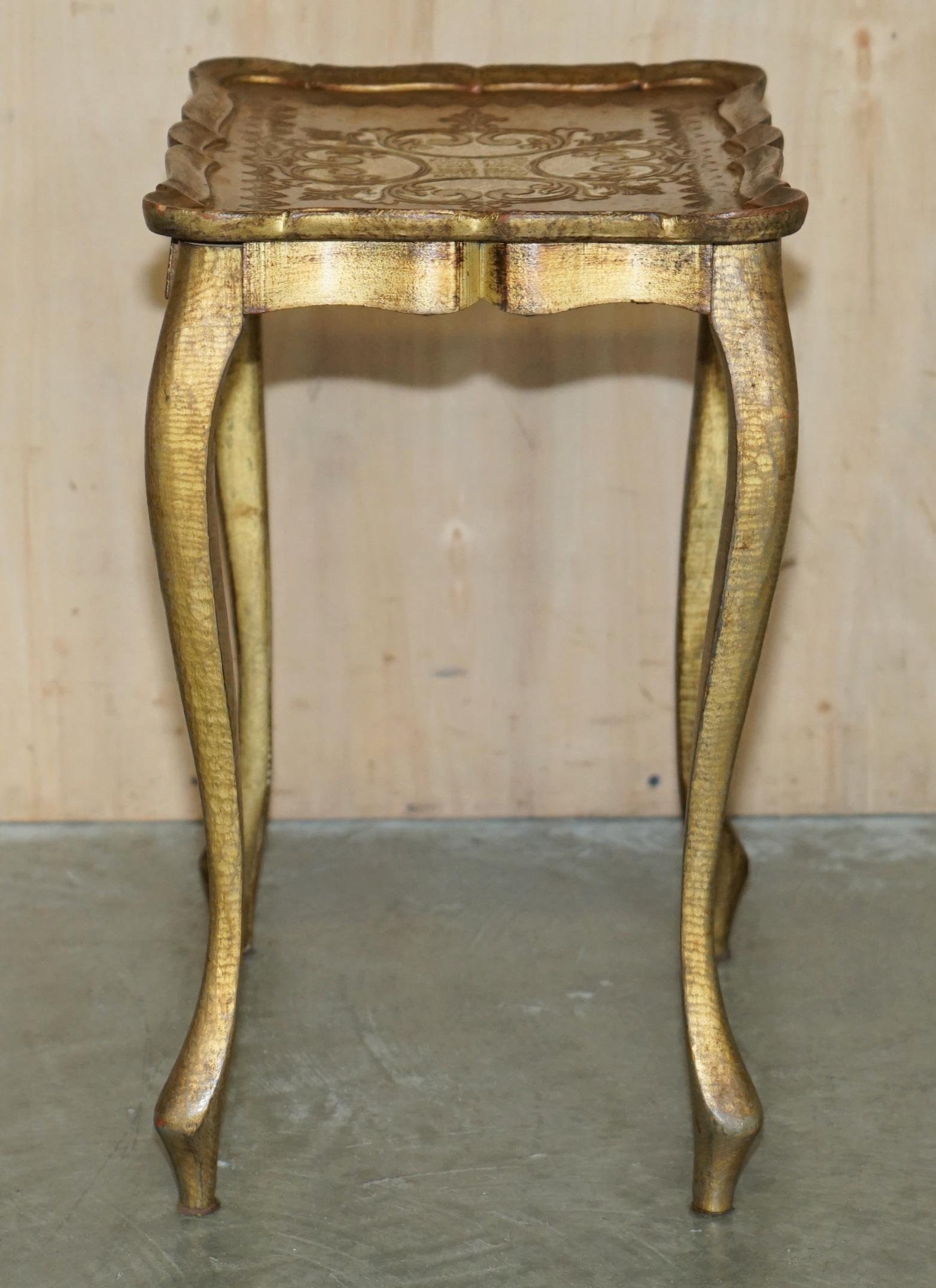 LOVELY ANTiQUE 1930 FLORENTINE VENETIAN HAND PAINTED & GILT NEST OF THREE TABLES For Sale 10