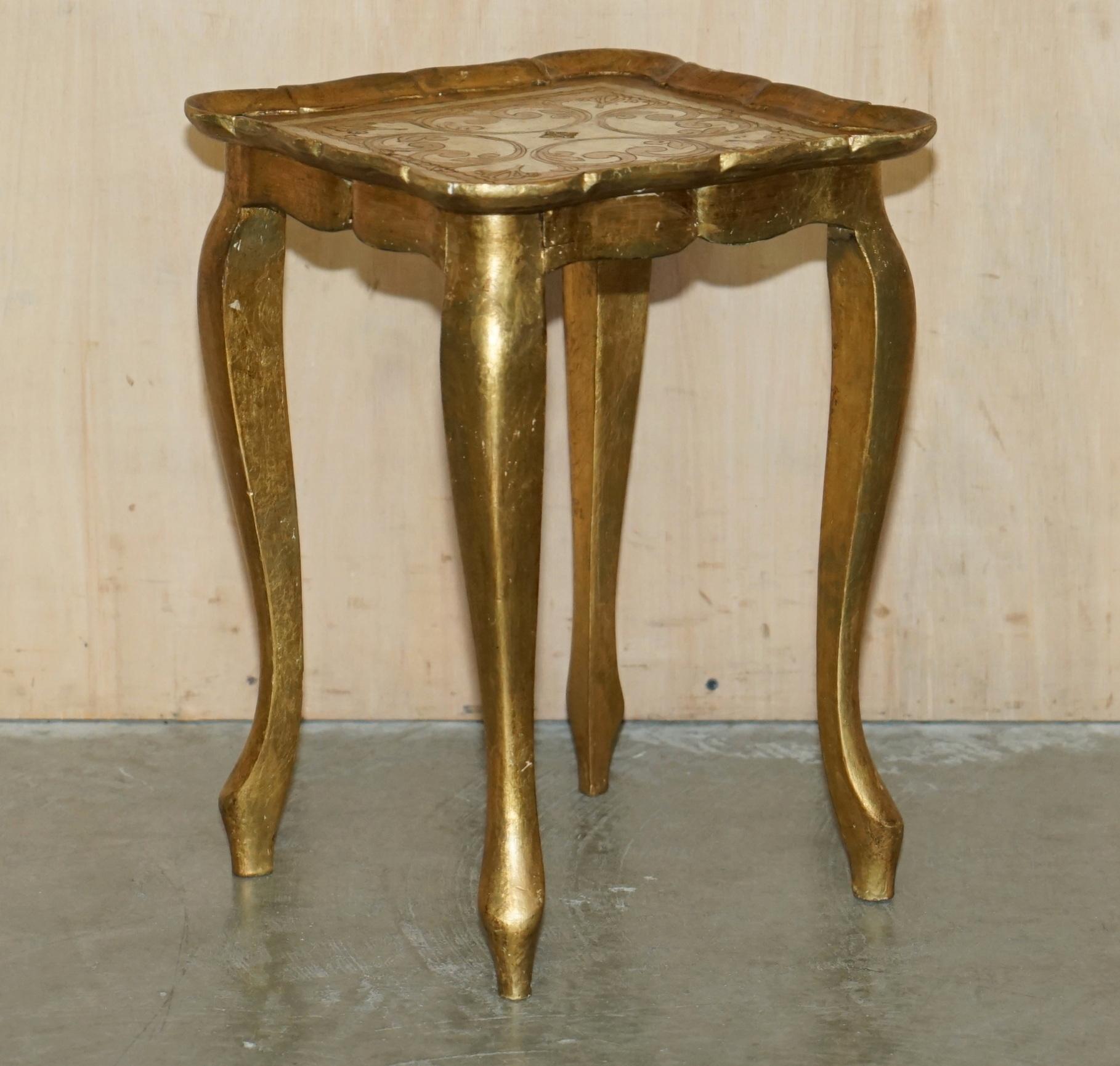 LOVELY ANTiQUE 1930 FLORENTINE VENETIAN HAND PAINTED & GILT NEST OF THREE TABLES For Sale 12
