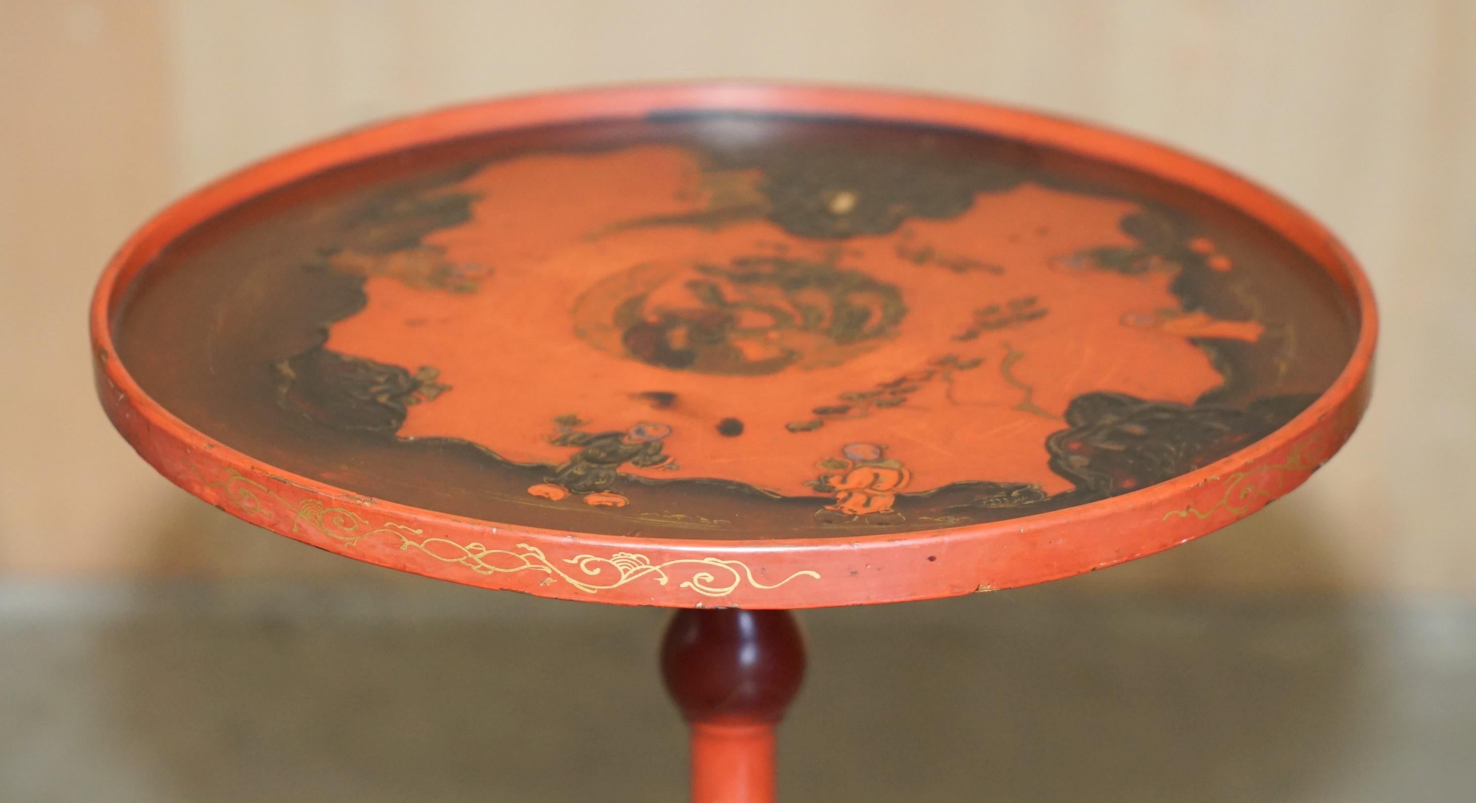 Chinoiserie LOVELY ANTiQUE CHINESE CHINOISERIE LACQUERED & HAND PAINTED SIDE LAMP WINE TABLE For Sale