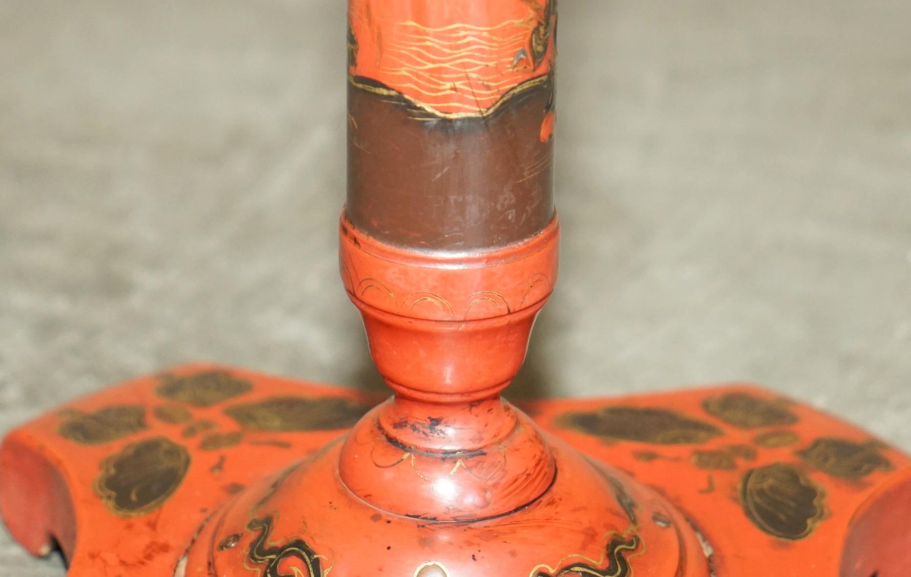 LOVELY ANTiQUE CHINESE CHINOISERIE LACQUERED & HAND PAINTED SIDE LAMP WINE TABLE For Sale 1