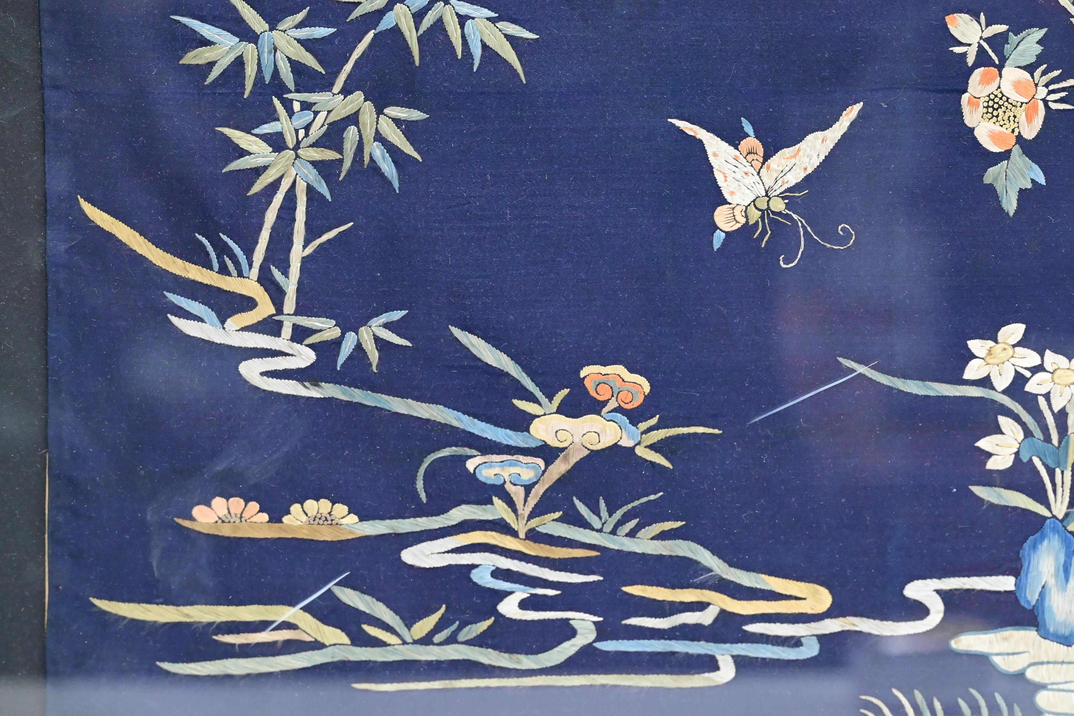 Schöner antiker chinesischer Seidentischbezug aus der Qing-Periode mit komplizierten Details im Angebot 6