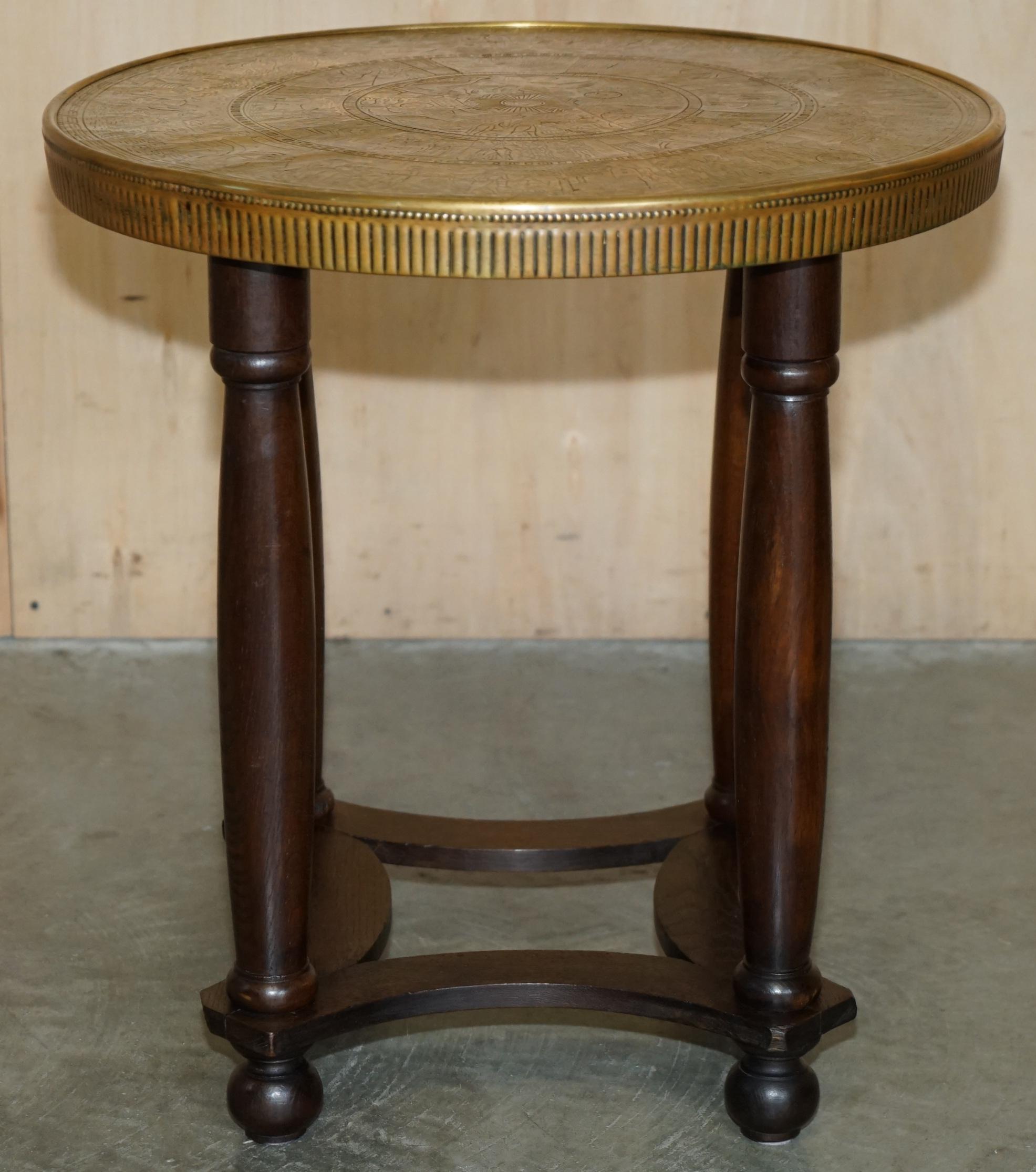 LOVELY ANTIQUE CiRCA 1900 EGYPTIAN BRASS ENGRAVED TOP OCCASIONAL CENTRE TABLE For Sale 13