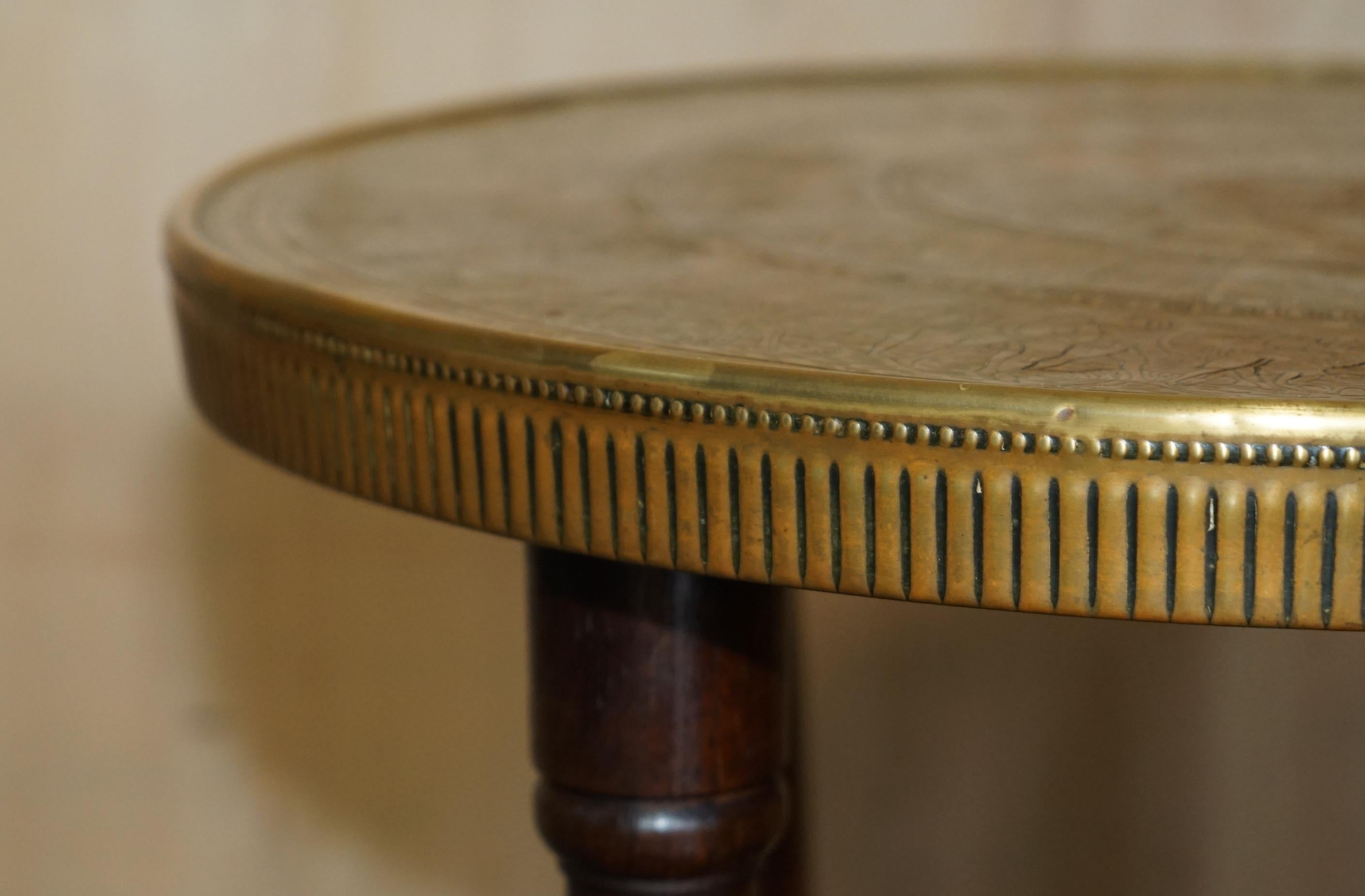 Hand-Crafted LOVELY ANTIQUE CiRCA 1900 EGYPTIAN BRASS ENGRAVED TOP OCCASIONAL CENTRE TABLE For Sale