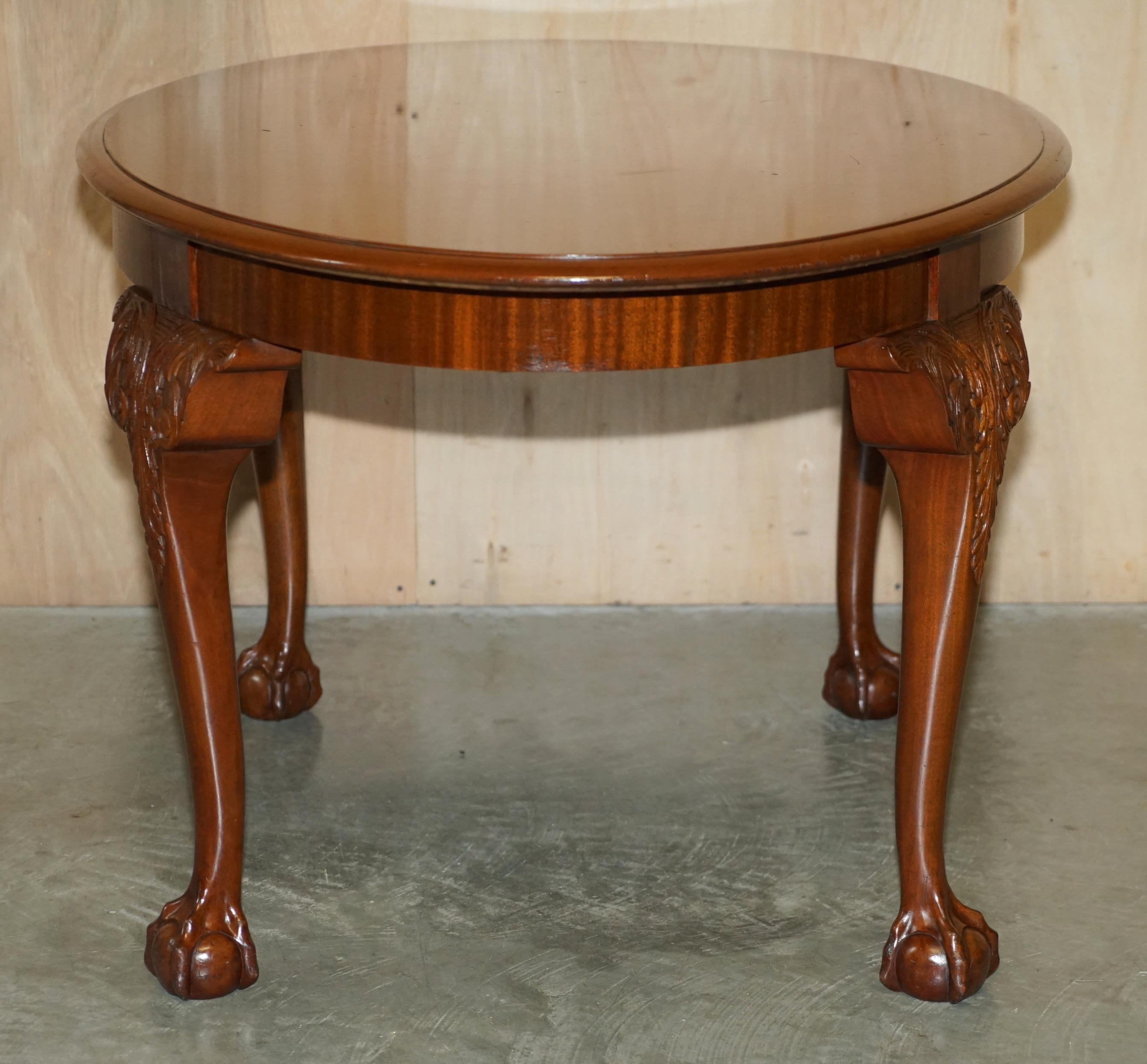 Lovely Antique circa 1920 English Hand Carved Walnut Claw & Ball Dining Table For Sale 9