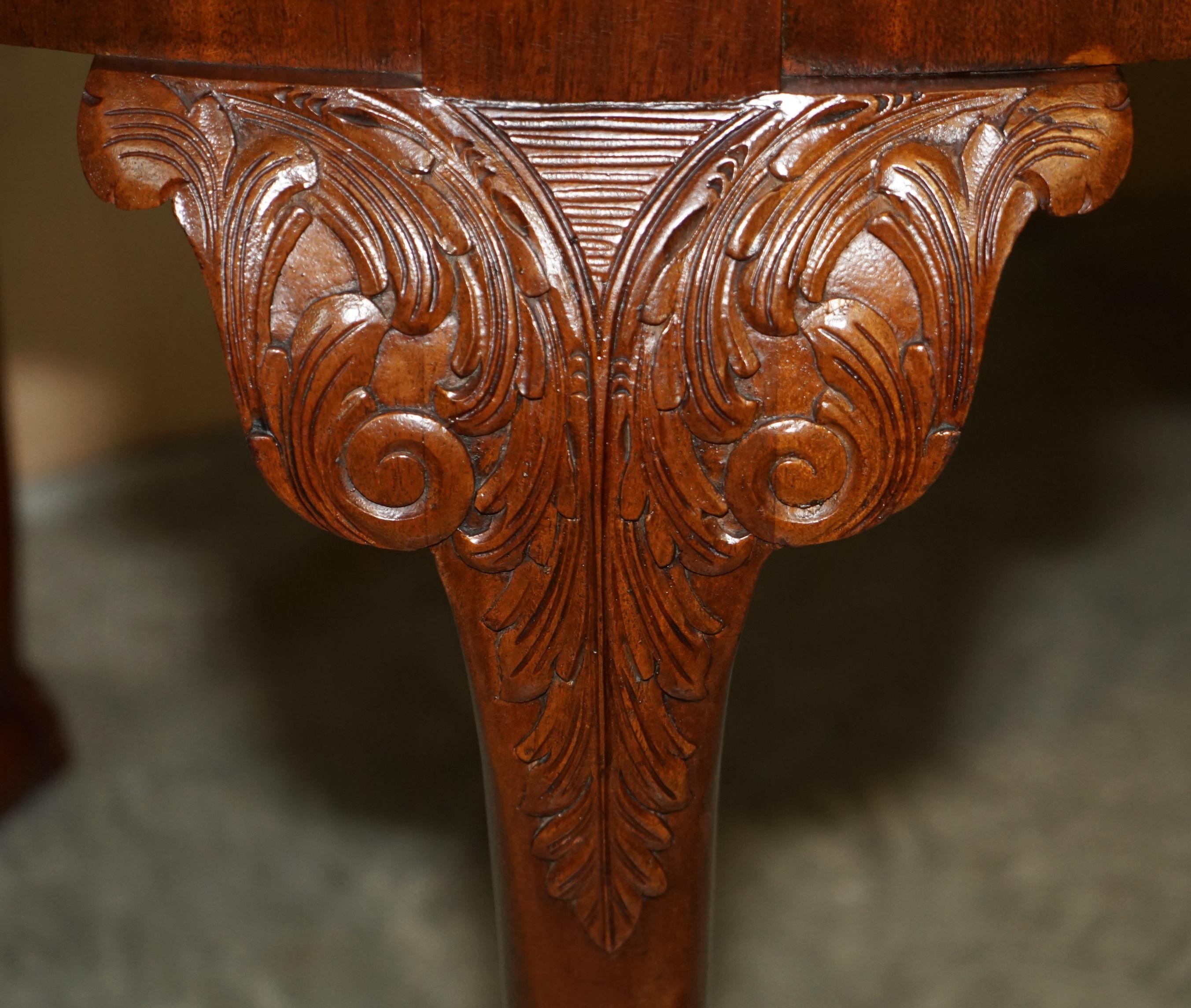 Lovely Antique circa 1920 English Hand Carved Walnut Claw & Ball Dining Table For Sale 1