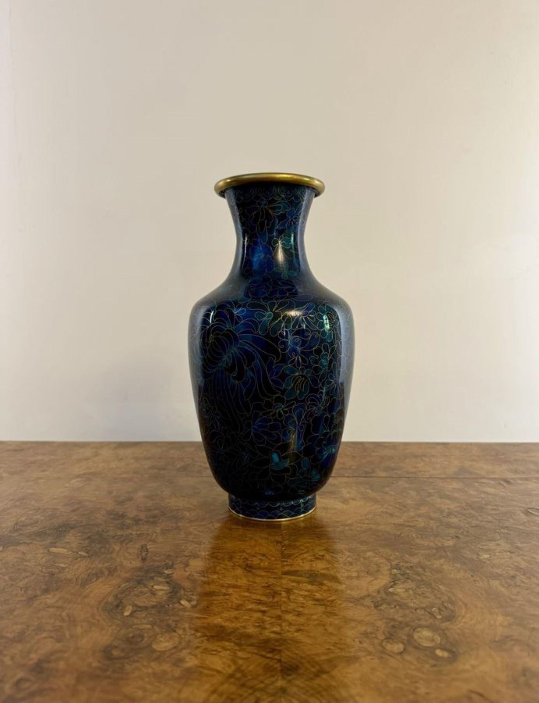 Grazioso vaso antico a forma di cloisonne In condizioni buone in vendita a Ipswich, GB