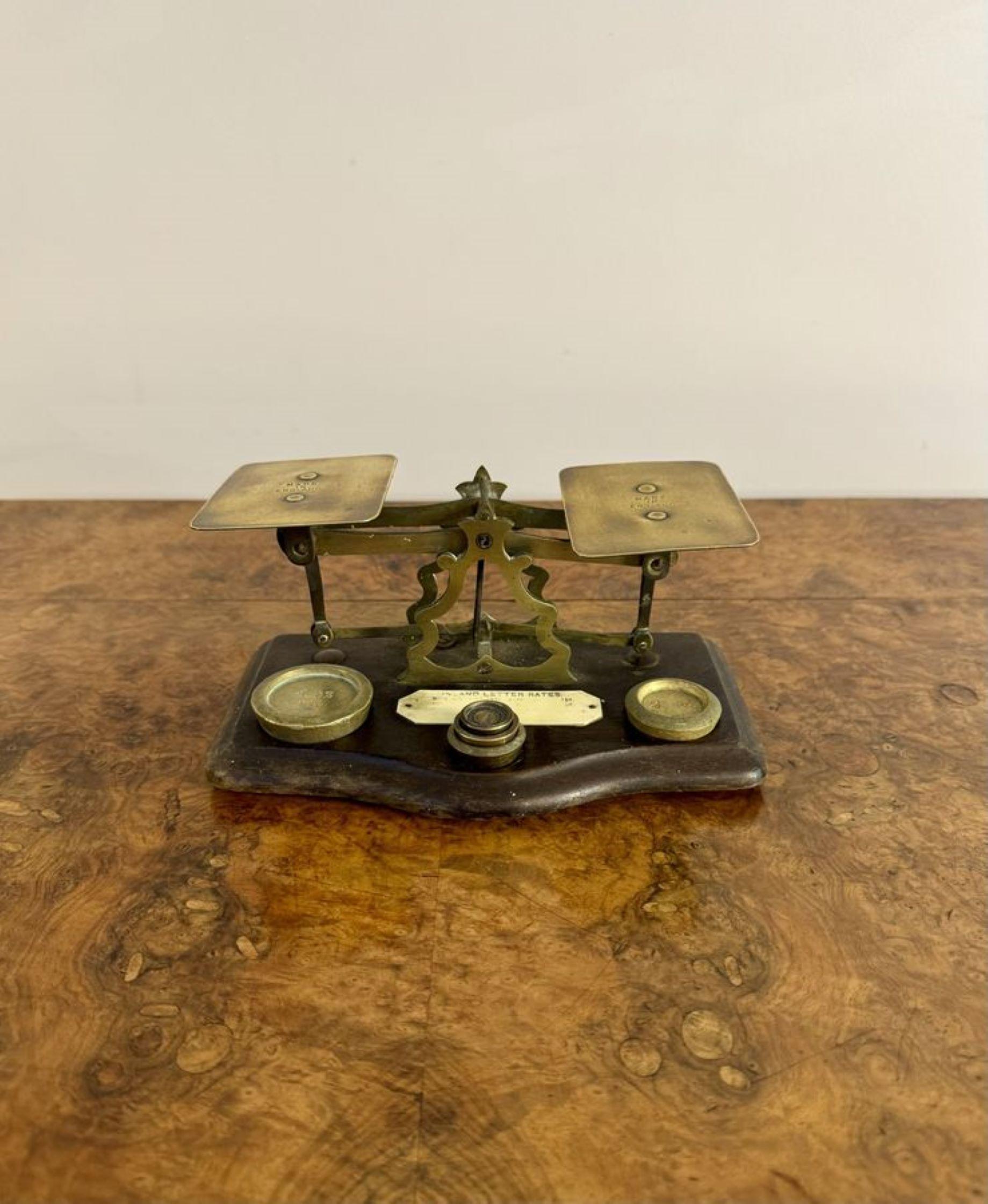 Lovely antique Edwardian postal scales & weights In Good Condition For Sale In Ipswich, GB