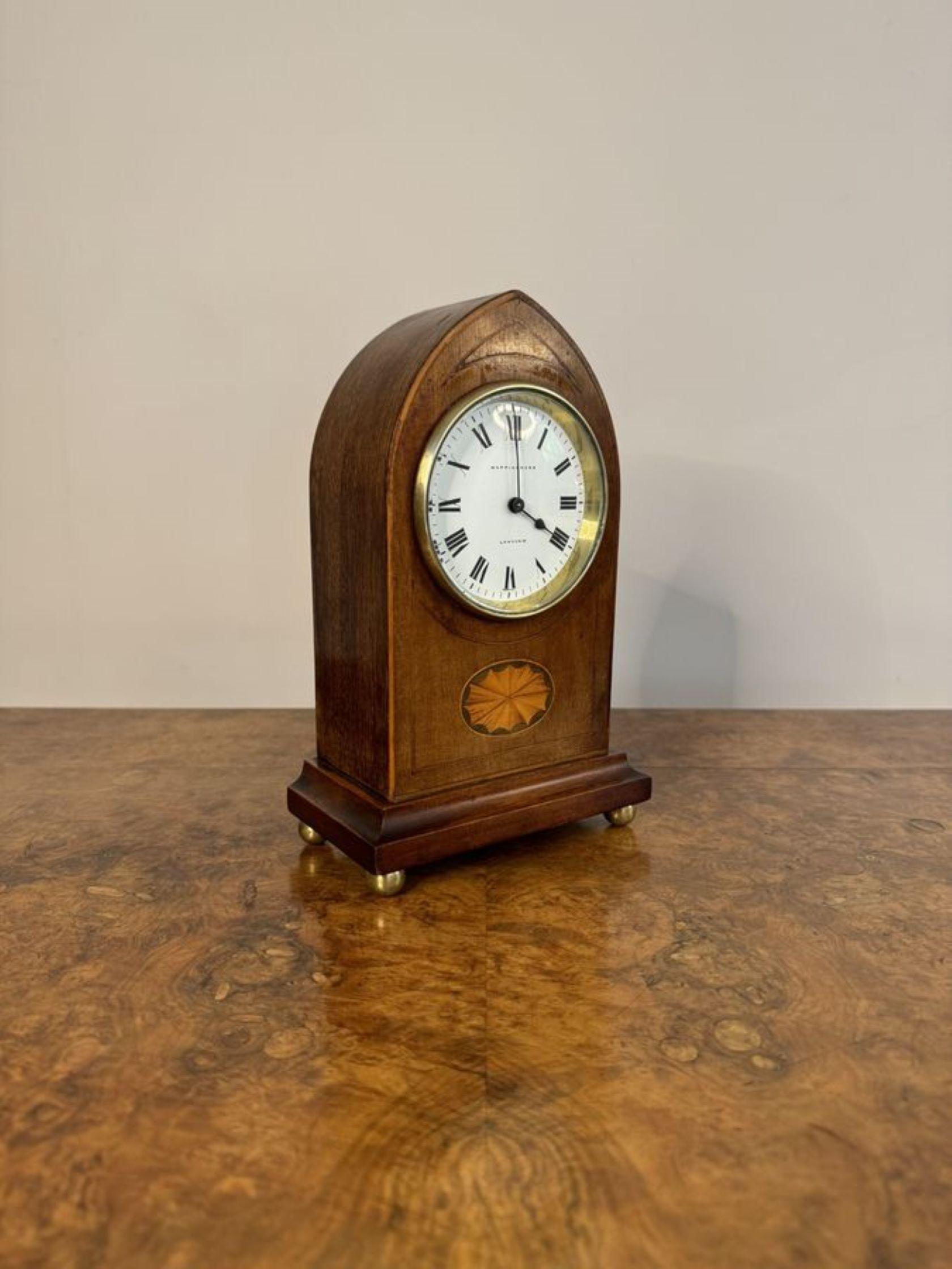 Precioso reloj de chimenea antiguo de calidad eduardiana de caoba con incrustaciones de madera satinada Caoba en venta
