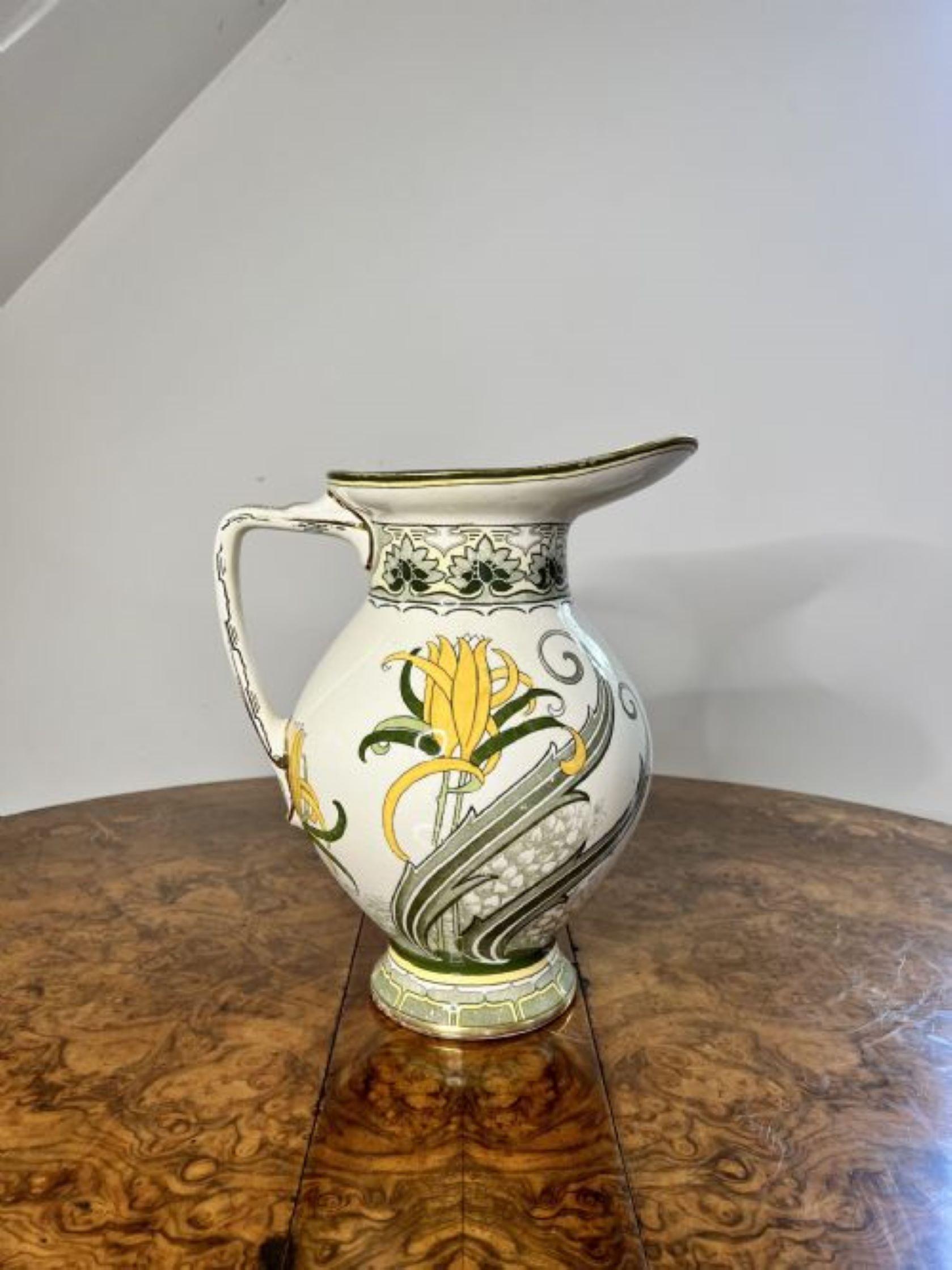20th Century Lovely antique Edwardian Royal Dolton jug and bowl set  For Sale