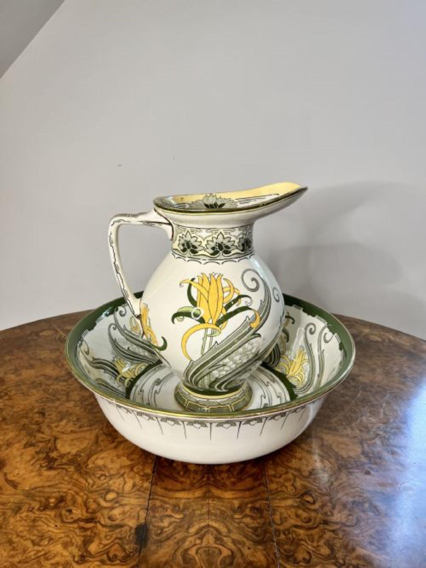 Lovely antique Edwardian Royal Dolton jug and bowl set  For Sale 1