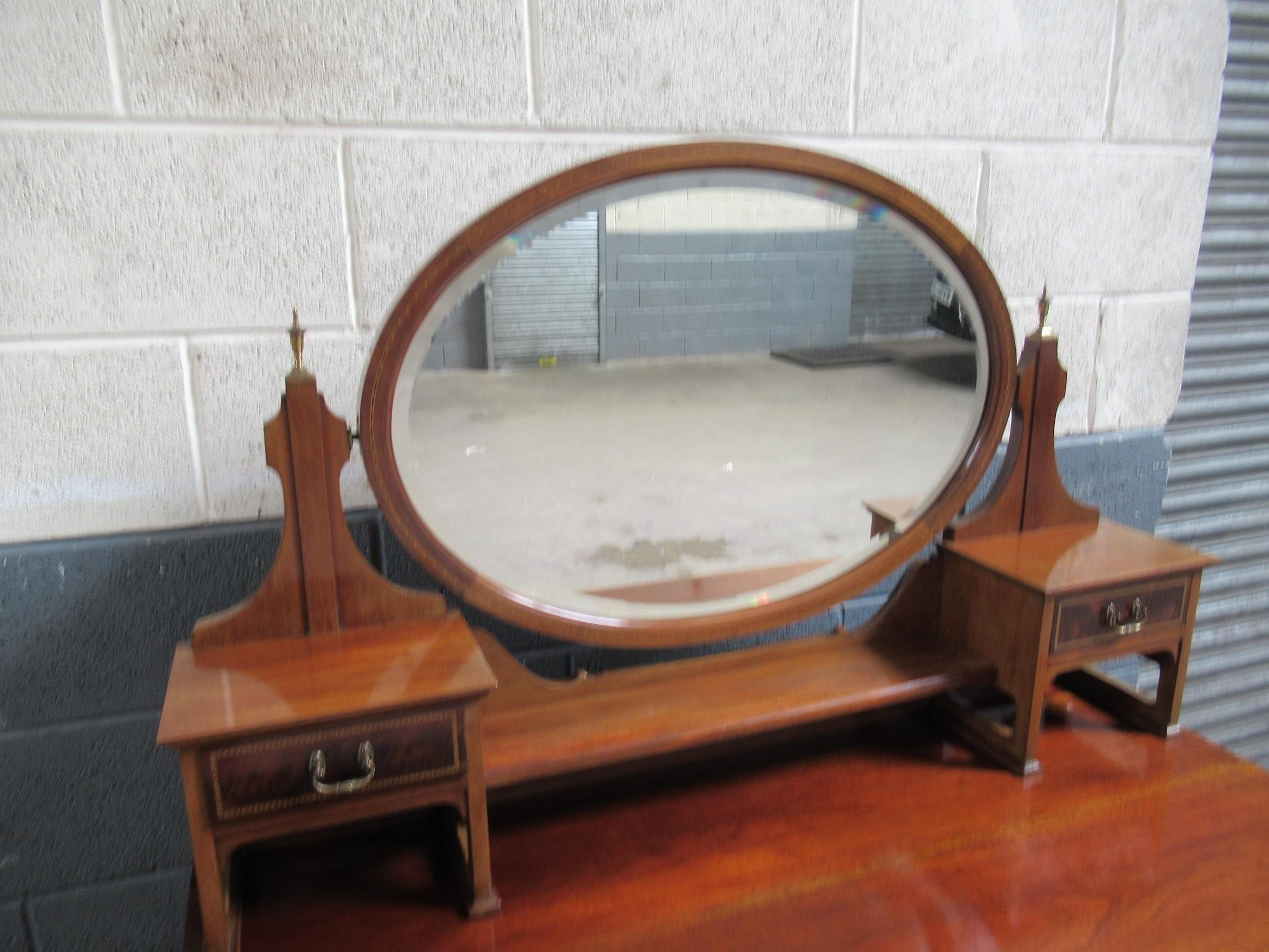 Lovely Antique English 19th C. inlaid flame mahogany Dressing Table or Vanity For Sale 3