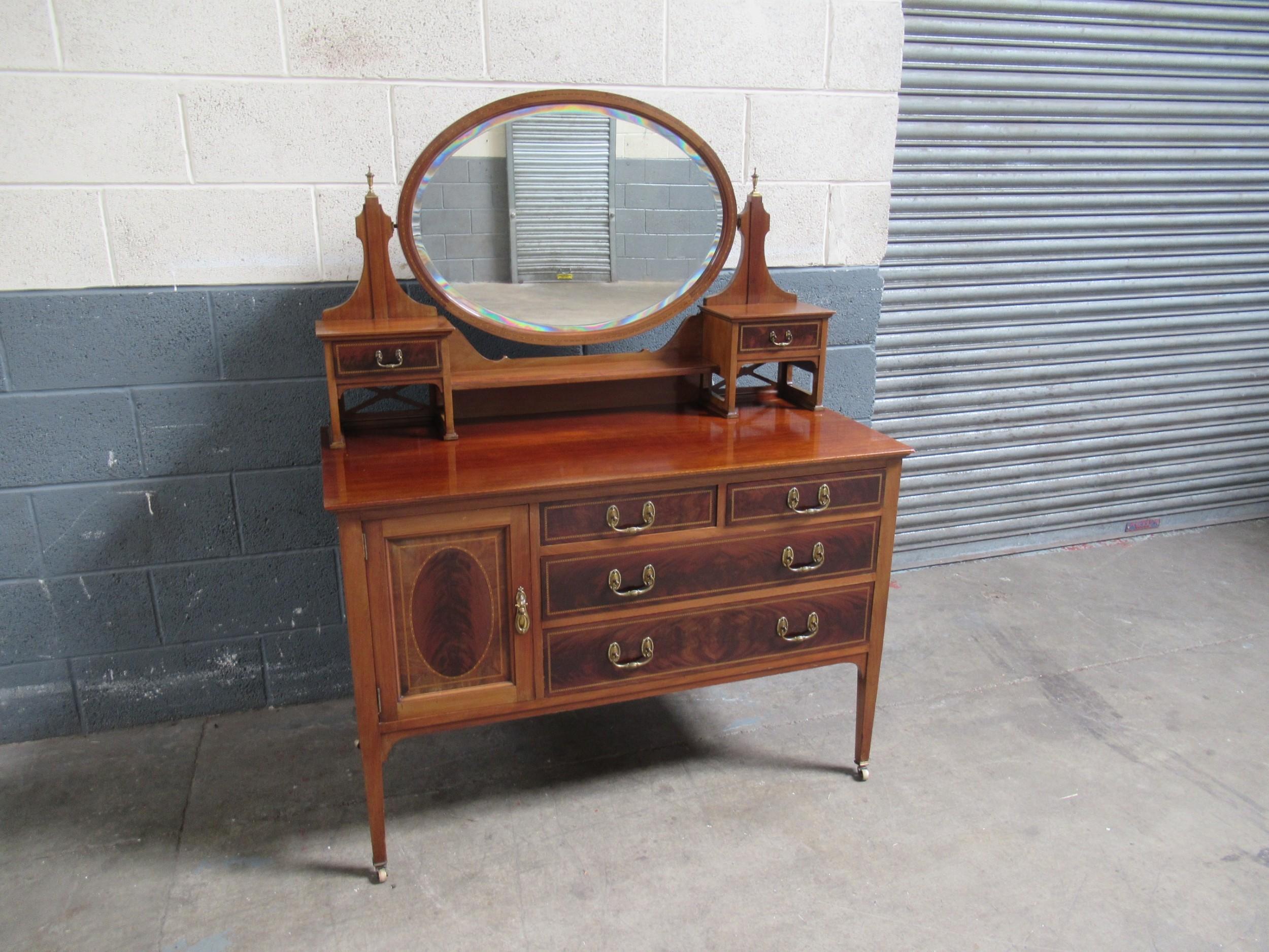 Edwardian Lovely Antique English 19th C. inlaid flame mahogany Dressing Table or Vanity For Sale