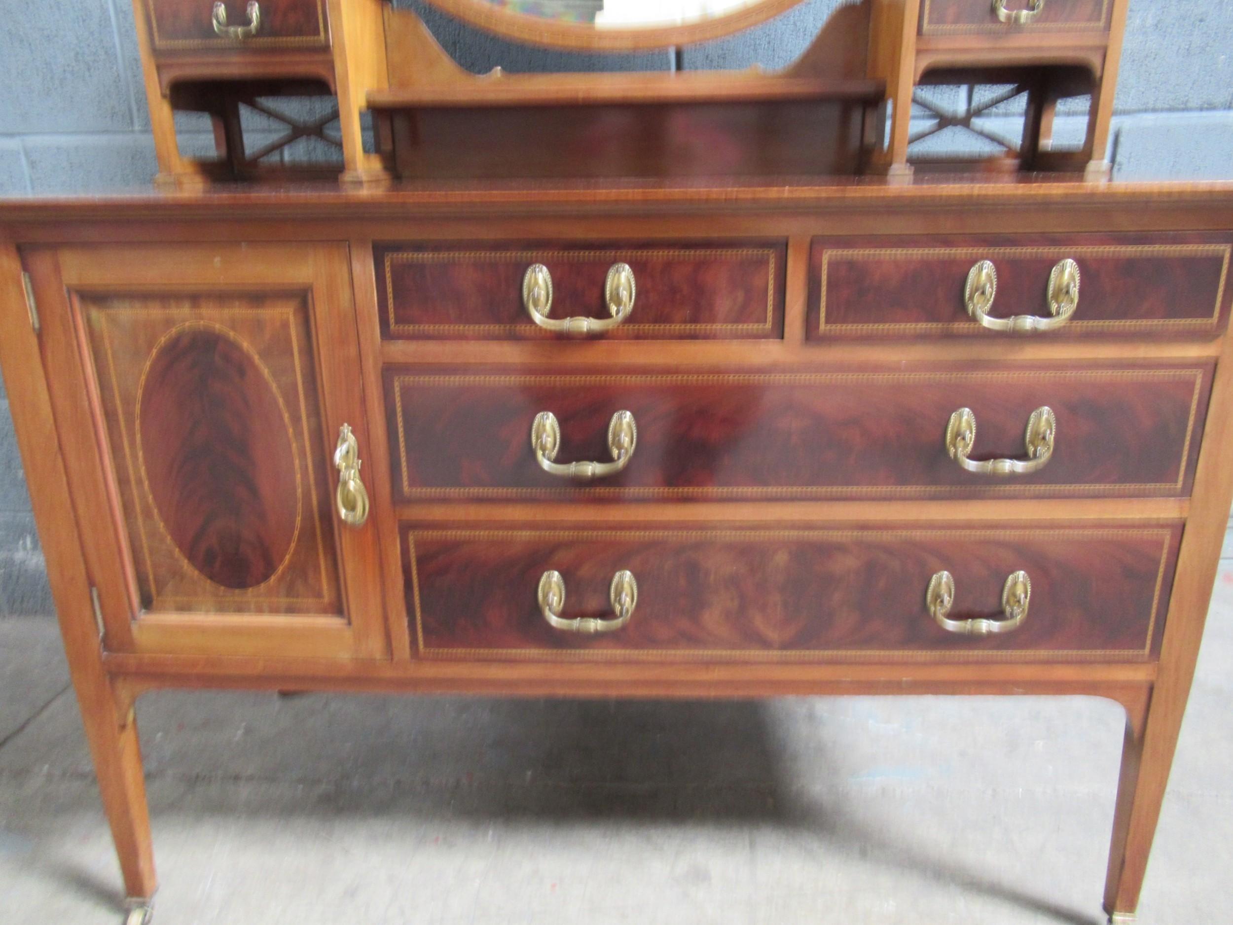 Lovely Antique English 19th C. inlaid flame mahogany Dressing Table or Vanity For Sale 2
